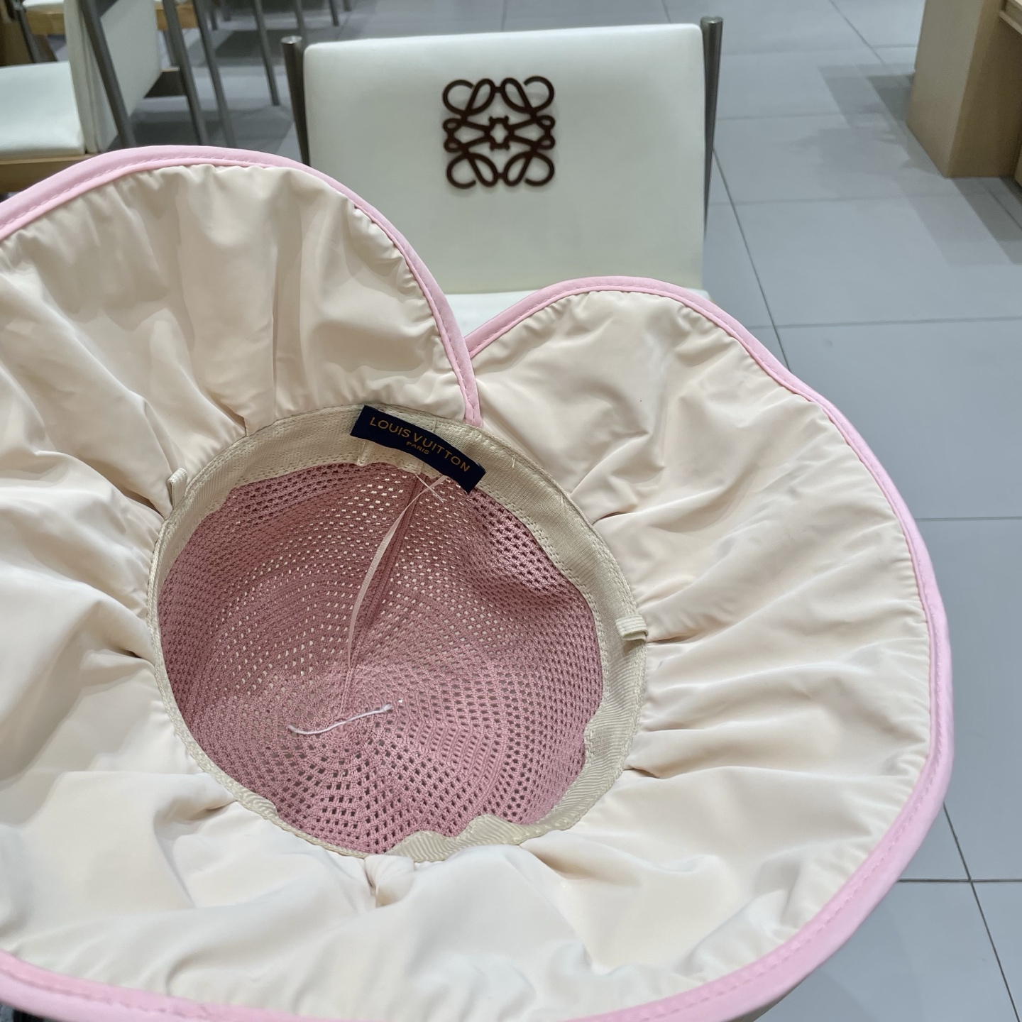  🧢路易威登LouisVuitton春夏季新款蝴蝶结遮阳大沿帽子女户外休闲运动时尚透气渔夫帽盆帽h