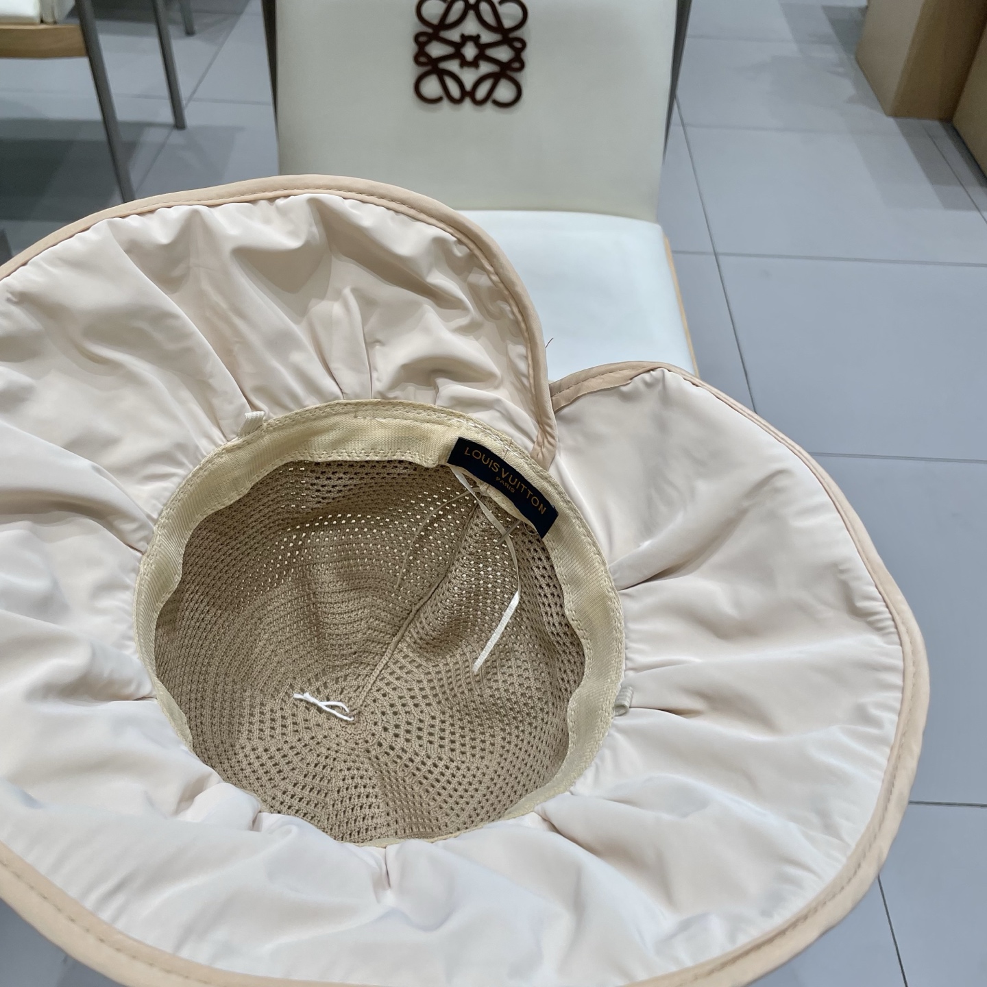  🧢路易威登LouisVuitton春夏季新款蝴蝶结遮阳大沿帽子女户外休闲运动时尚透气渔夫帽盆帽h