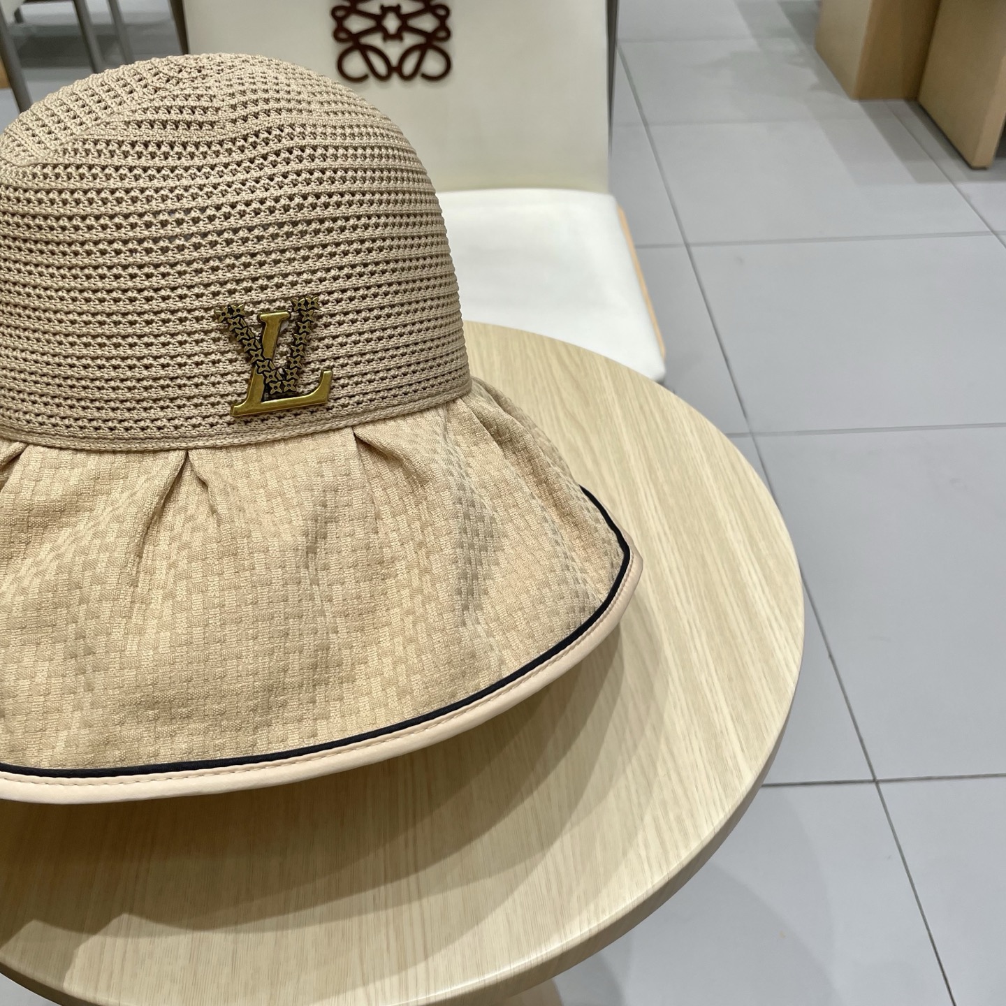  🧢路易威登LouisVuitton春夏季新款蝴蝶结遮阳大沿帽子女户外休闲运动时尚透气渔夫帽盆帽h