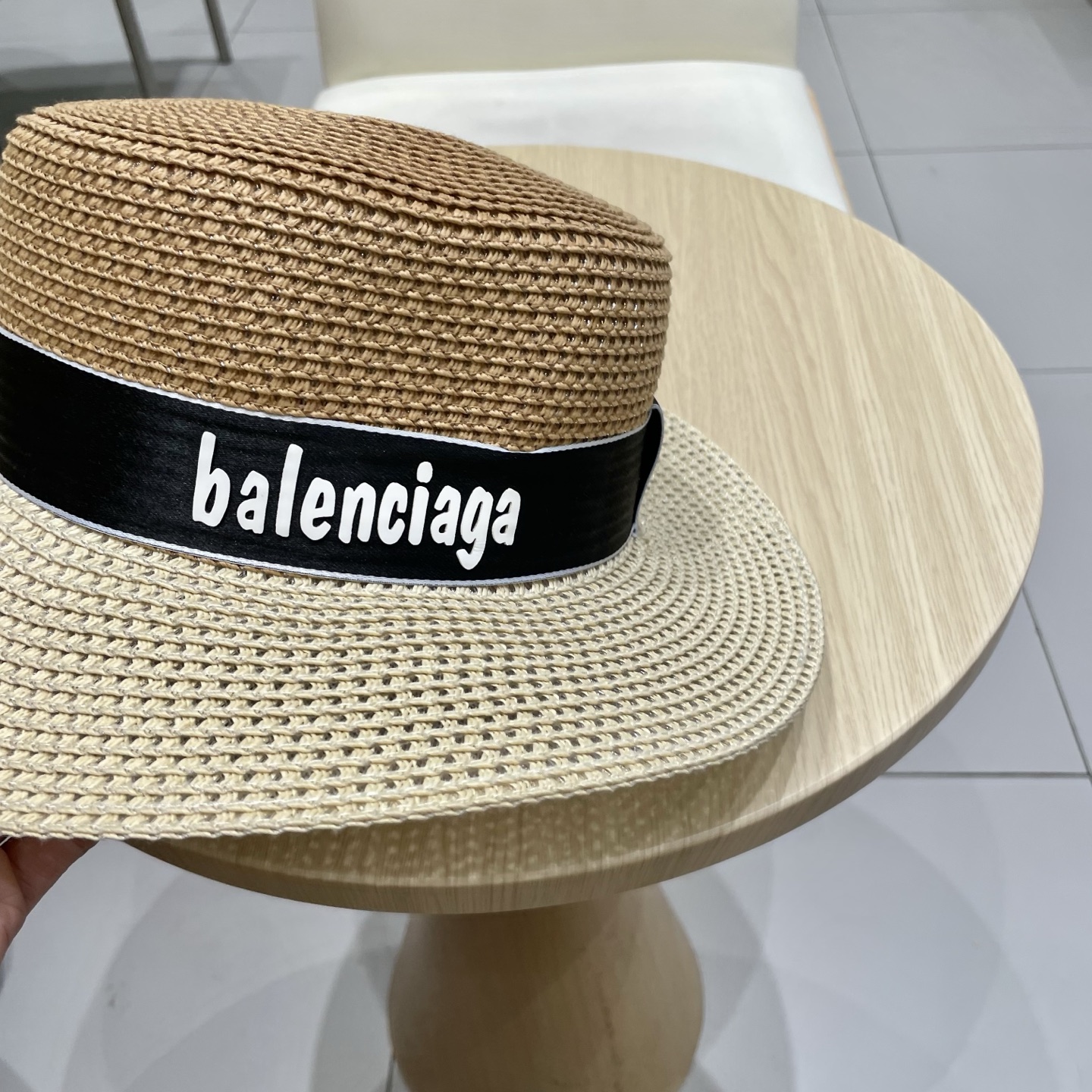 【巴黎世家】2025拼色新款草编遮阳草帽盆帽🤩沙滩风，简约大方，百搭单品～出街首选，新款帽型超美腻，新品