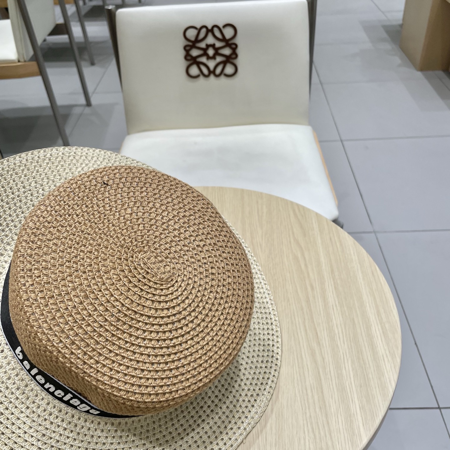 【巴黎世家】2025拼色新款草编遮阳草帽盆帽🤩沙滩风，简约大方，百搭单品～出街首选，新款帽型超美腻，新品