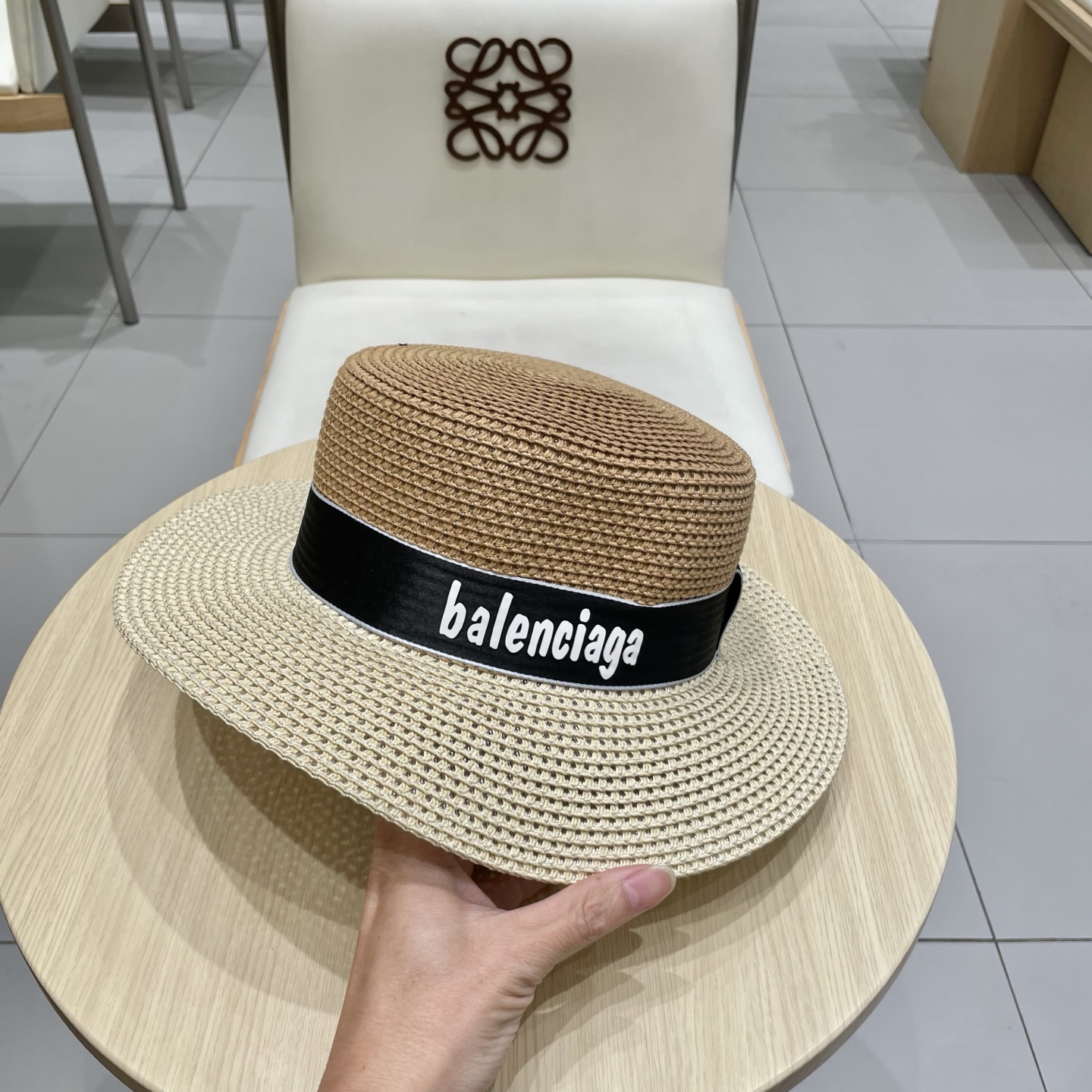 【巴黎世家】2025拼色新款草编遮阳草帽盆帽🤩沙滩风，简约大方，百搭单品～出街首选，新款帽型超美腻，新品