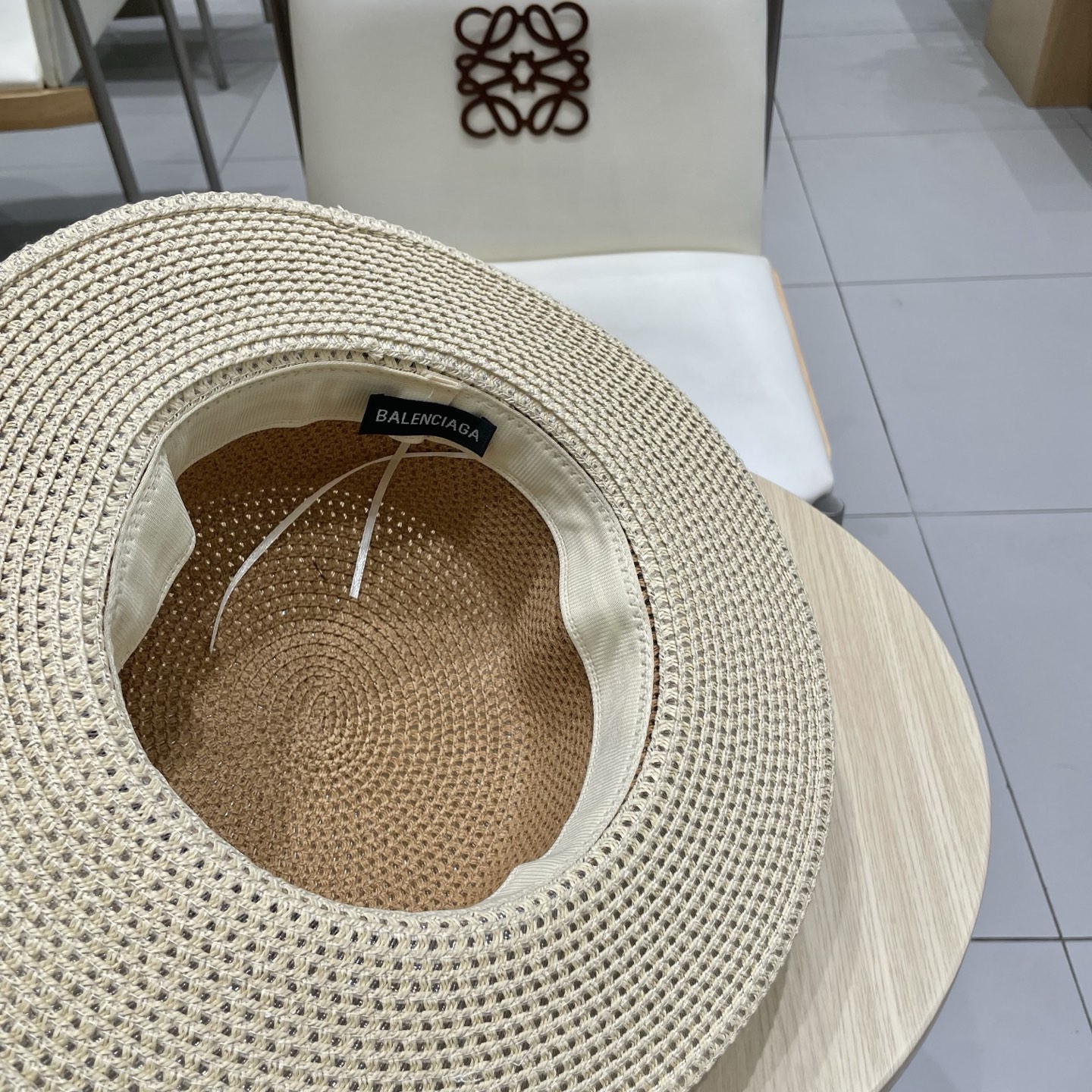 【巴黎世家】2025拼色新款草编遮阳草帽盆帽🤩沙滩风，简约大方，百搭单品～出街首选，新款帽型超美腻，新品