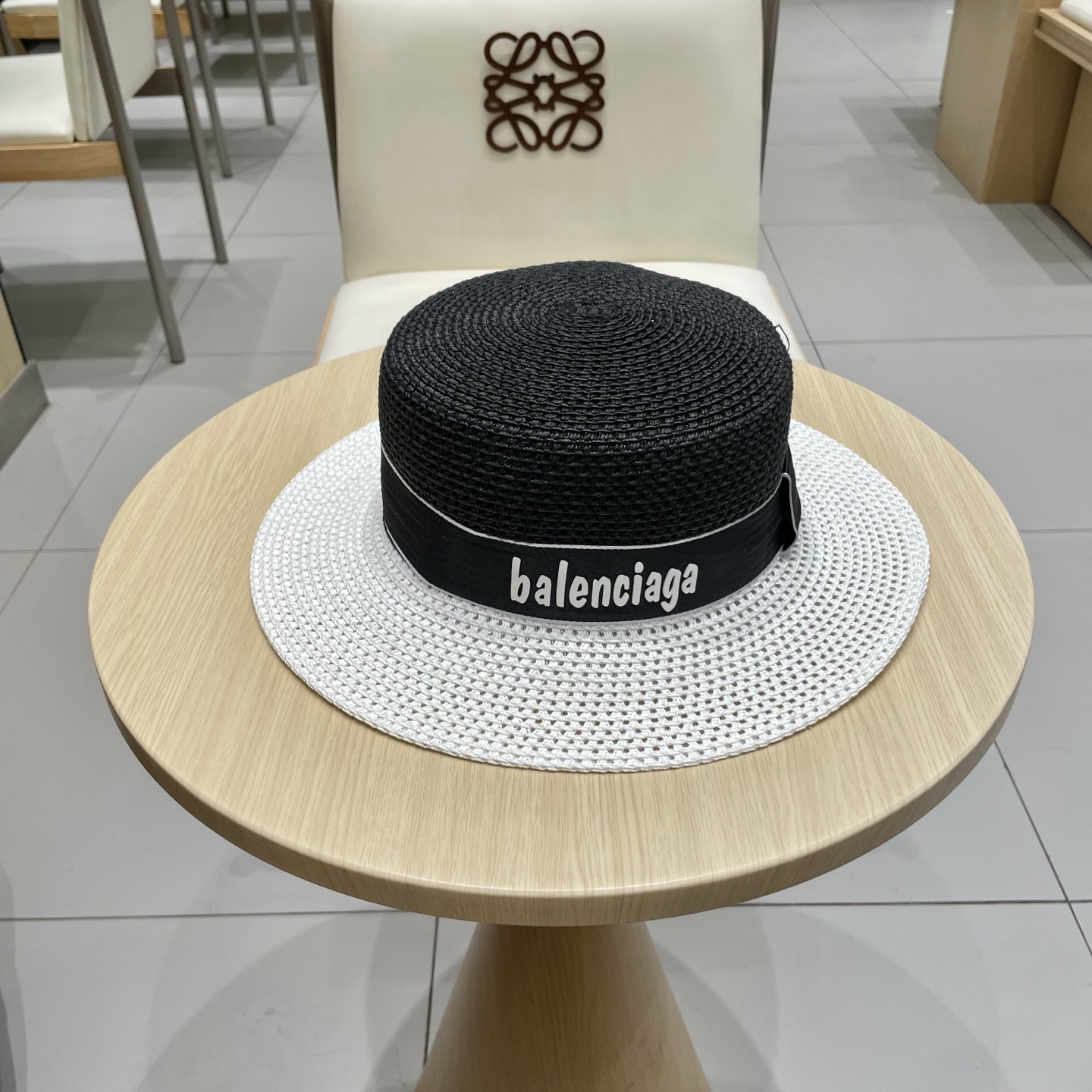 【巴黎世家】2025拼色新款草编遮阳草帽盆帽🤩沙滩风，简约大方，百搭单品～出街首选，新款帽型超美腻，新品