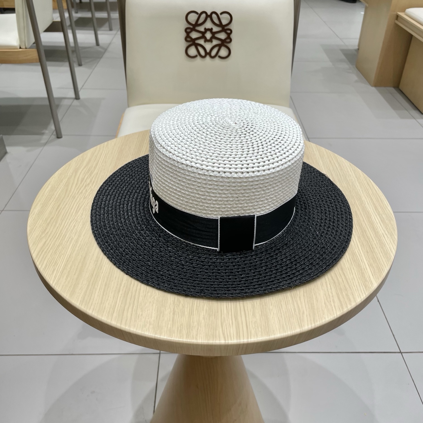 【巴黎世家】2025拼色新款草编遮阳草帽盆帽🤩沙滩风，简约大方，百搭单品～出街首选，新款帽型超美腻，新品