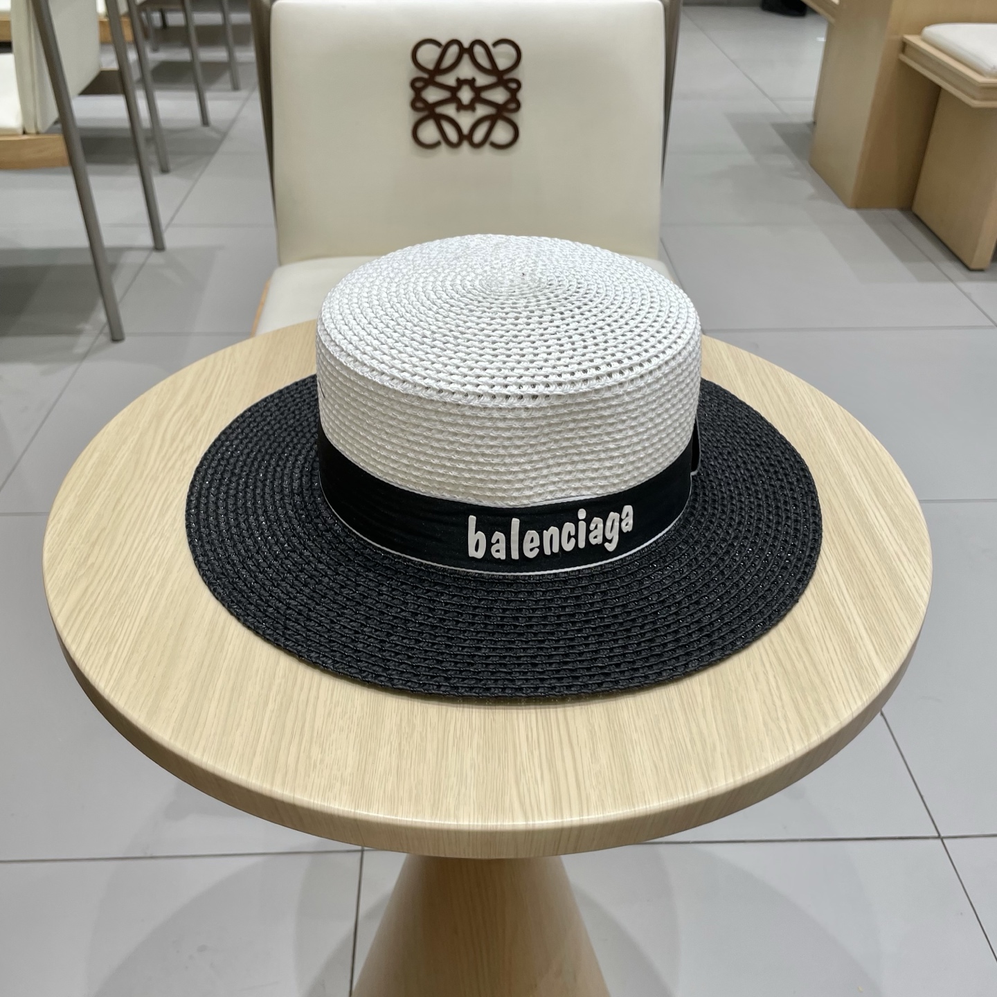 【巴黎世家】2025拼色新款草编遮阳草帽盆帽🤩沙滩风，简约大方，百搭单品～出街首选，新款帽型超美腻，新品