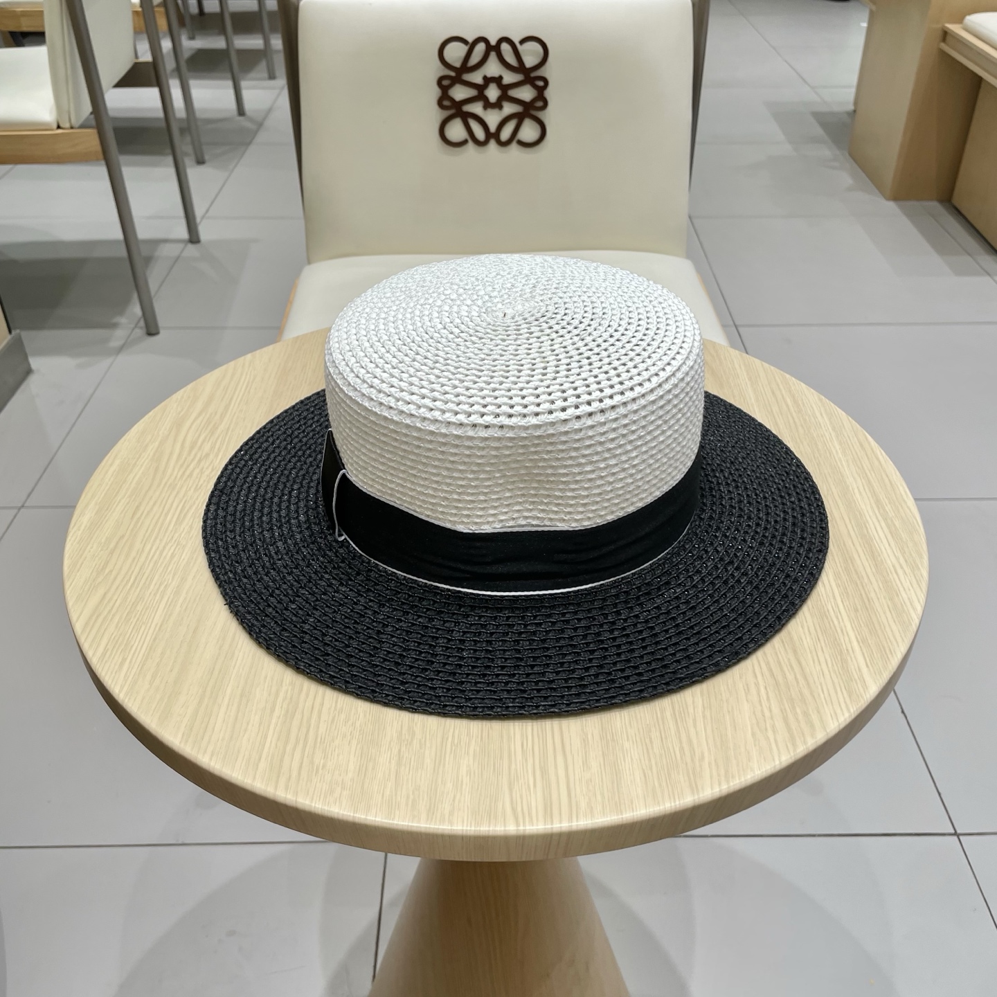 【巴黎世家】2025拼色新款草编遮阳草帽盆帽🤩沙滩风，简约大方，百搭单品～出街首选，新款帽型超美腻，新品