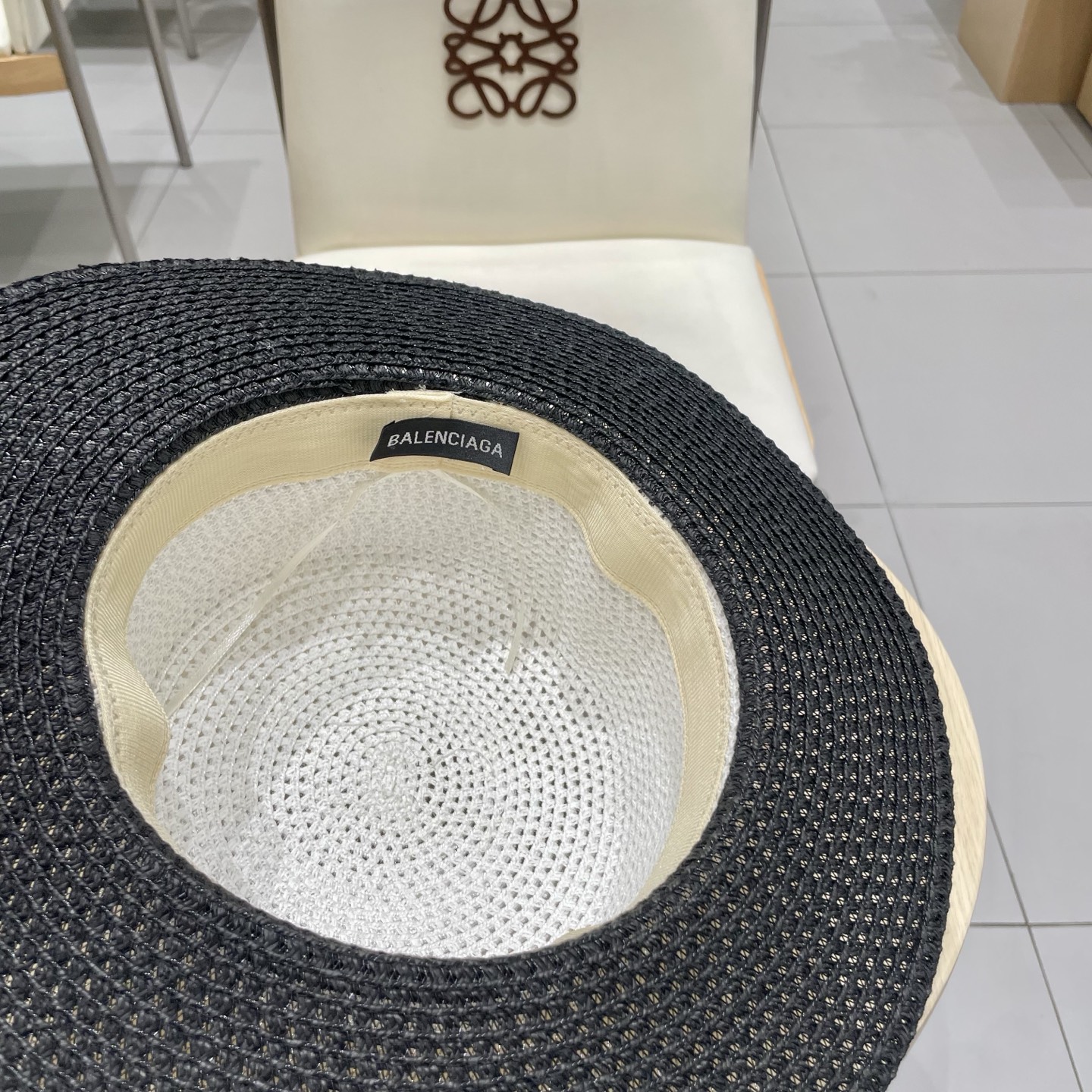 【巴黎世家】2025拼色新款草编遮阳草帽盆帽🤩沙滩风，简约大方，百搭单品～出街首选，新款帽型超美腻，新品