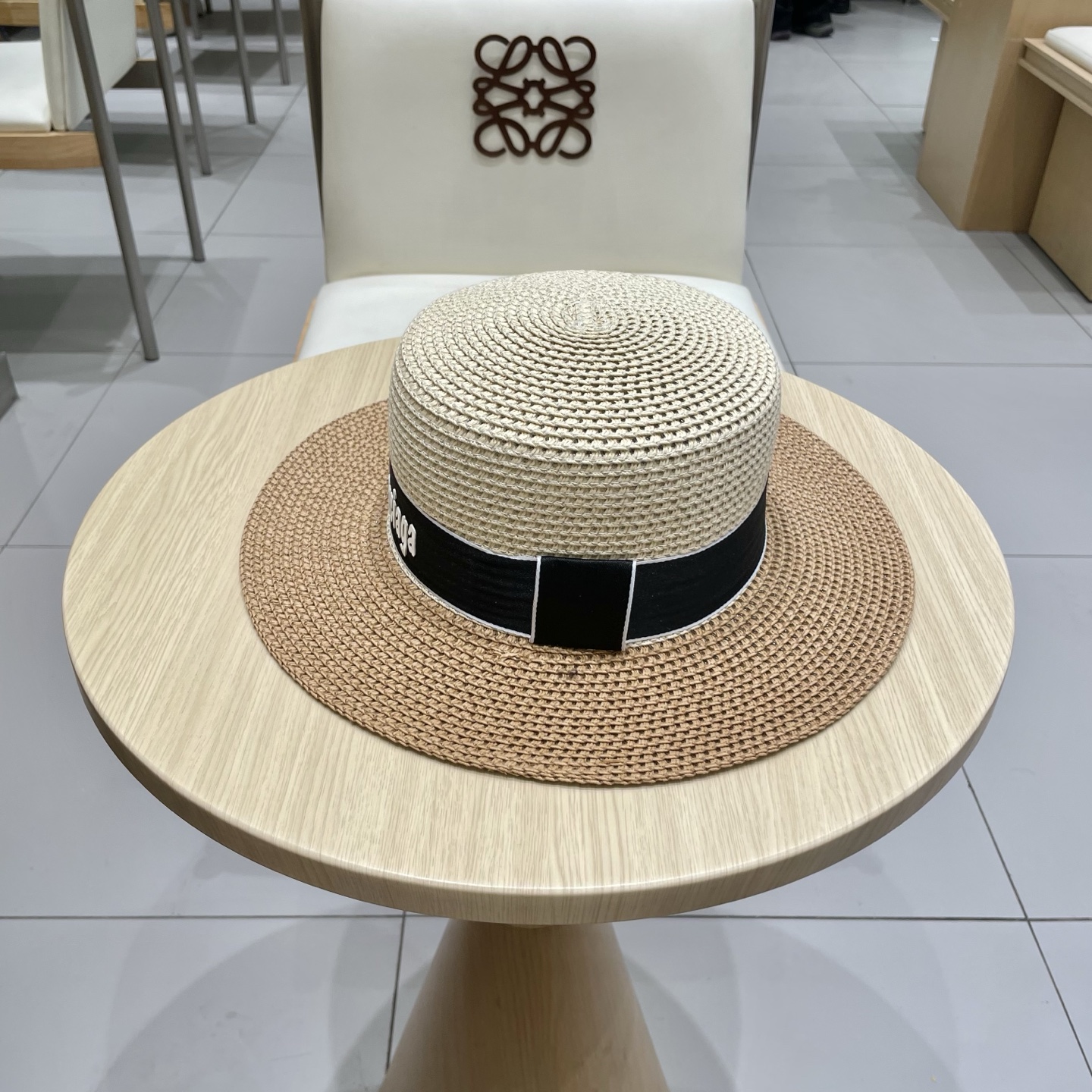 【巴黎世家】2025拼色新款草编遮阳草帽盆帽🤩沙滩风，简约大方，百搭单品～出街首选，新款帽型超美腻，新品