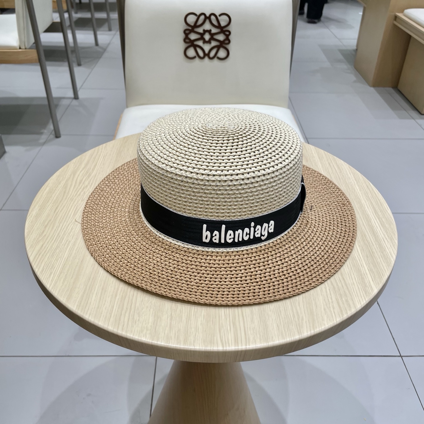 NO:361996,[Balenciaga] 2025 color-blocked new straw woven sunshade straw hat beach style, simple and elegant, versatile single product~ the first choice when going out, the new hat shape is super beautiful, the new product is on the shelves of the hat straw hat fisherman hat baseball hat knitted hat, hat, balenciaga, espadrilles, espadrilles, hats【巴黎世家】2025拼色新款草编遮阳草帽盆帽沙滩风,简约大方,百搭单品～出街首选,新款帽型超美腻,新品上架帽子草帽渔夫帽棒球帽针织帽,帽子,balenciaga,espadrilles,espadrilles,hats,hat