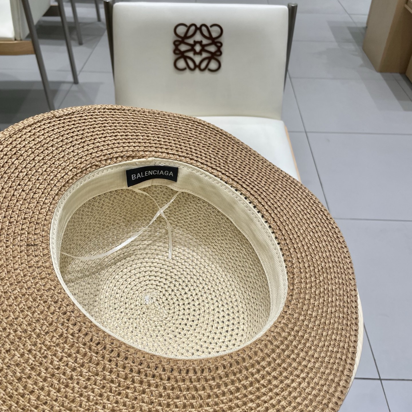 【巴黎世家】2025拼色新款草编遮阳草帽盆帽🤩沙滩风，简约大方，百搭单品～出街首选，新款帽型超美腻，新品