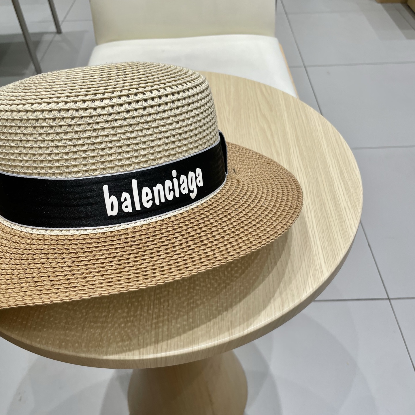 【巴黎世家】2025拼色新款草编遮阳草帽盆帽🤩沙滩风，简约大方，百搭单品～出街首选，新款帽型超美腻，新品