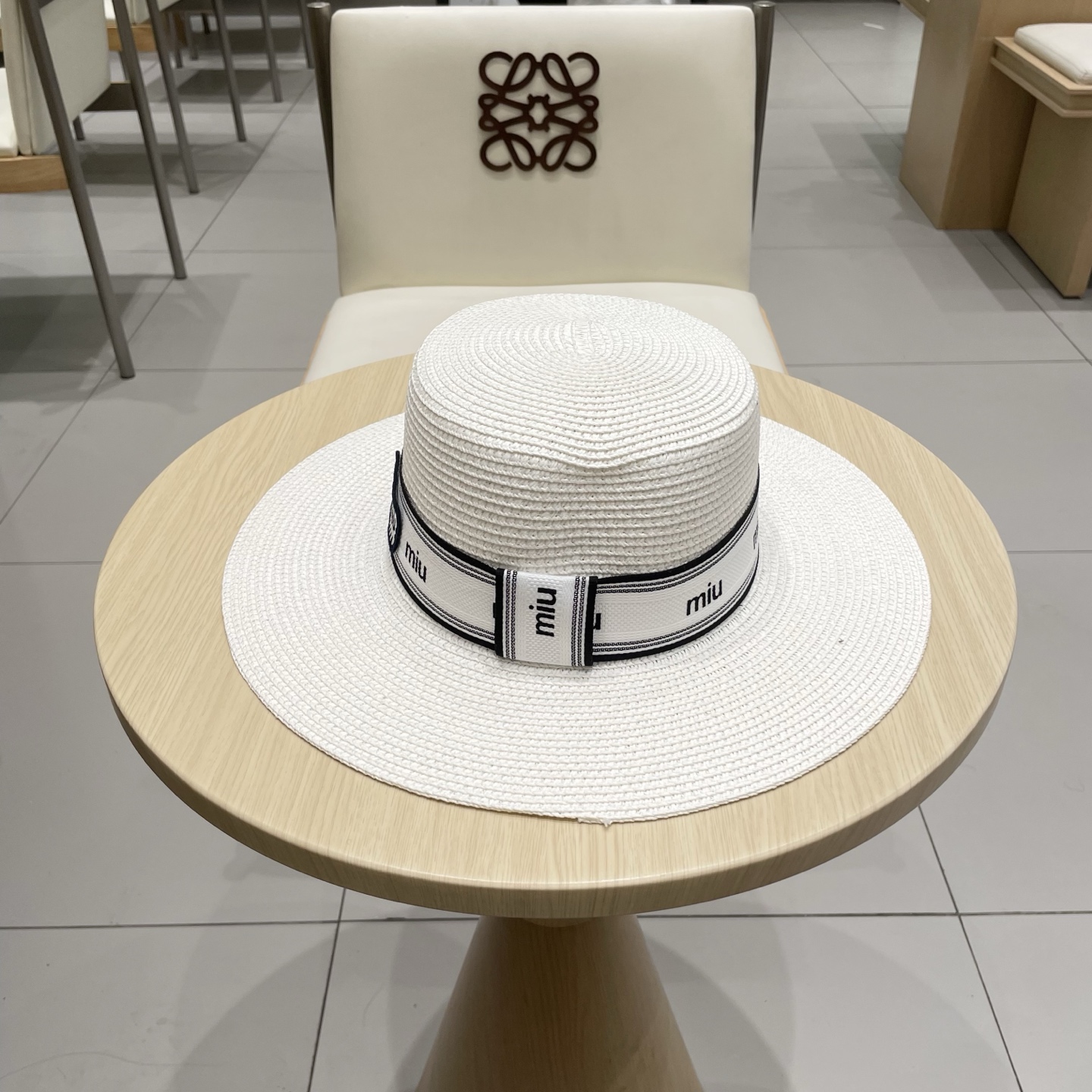 缪缪miumiu新款平顶草帽，高级定制，名媛风，夏季防晒防紫外线，出行必备，百搭好看