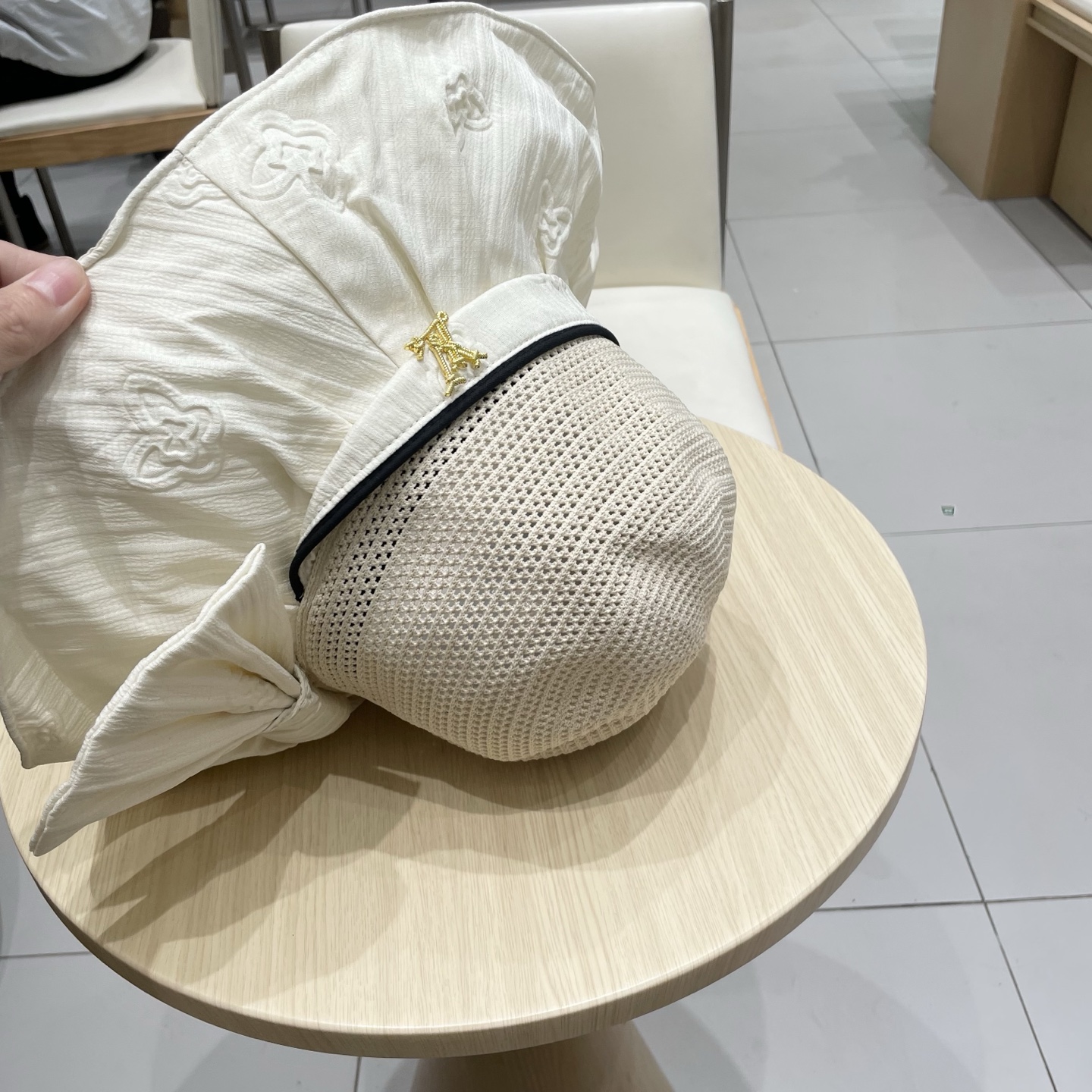  🧢路易威登LouisVuitton😍黑胶镂空遮阳防晒帽子女2025夏出游大檐遮脸防紫外线蝴蝶结渔夫帽
