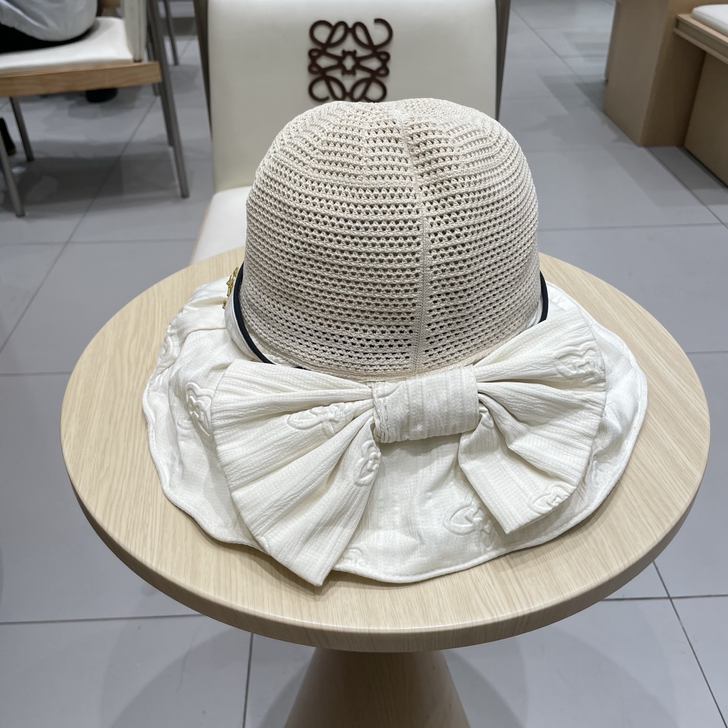  🧢路易威登LouisVuitton😍黑胶镂空遮阳防晒帽子女2025夏出游大檐遮脸防紫外线蝴蝶结渔夫帽