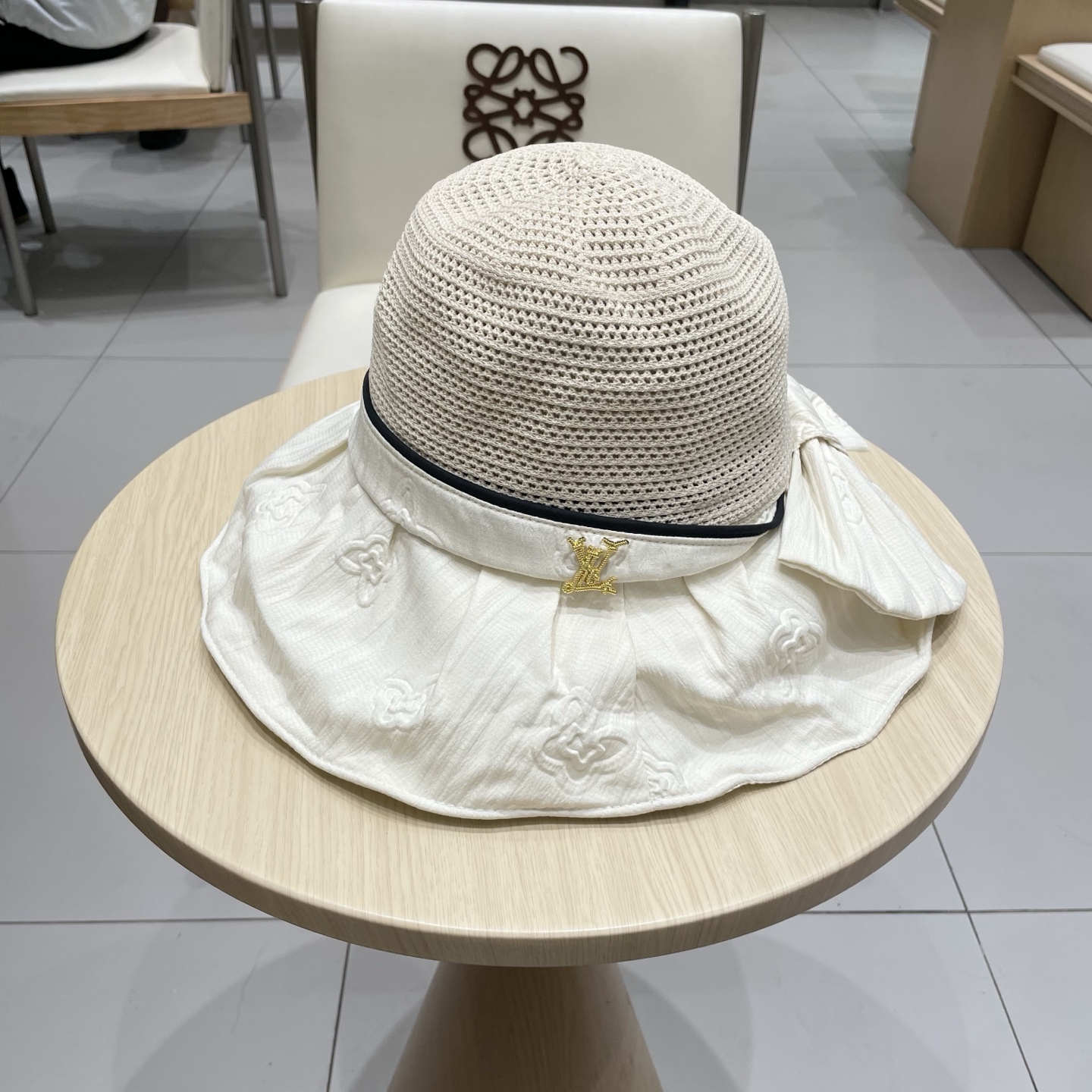  🧢路易威登LouisVuitton😍黑胶镂空遮阳防晒帽子女2025夏出游大檐遮脸防紫外线蝴蝶结渔夫帽