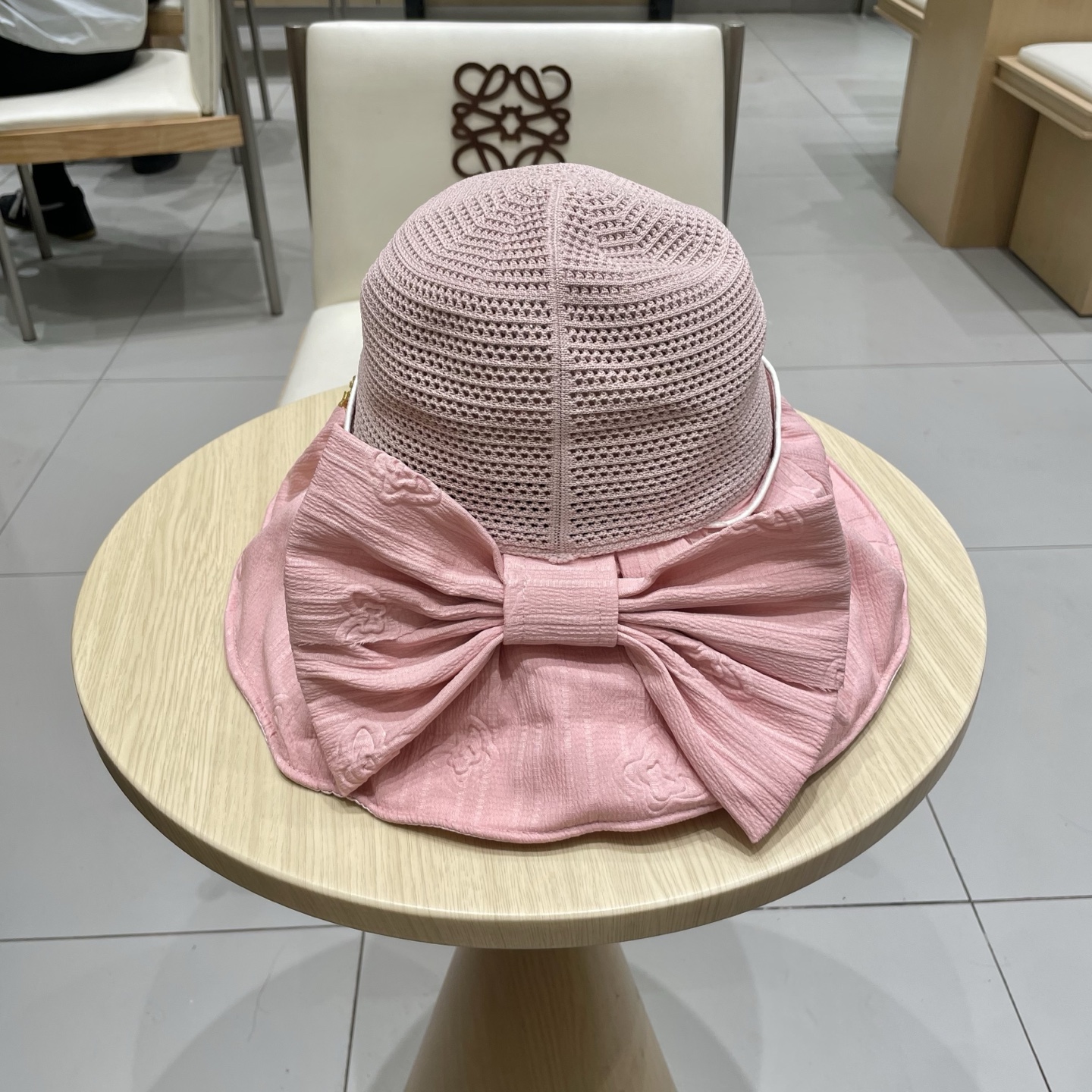  🧢路易威登LouisVuitton😍黑胶镂空遮阳防晒帽子女2025夏出游大檐遮脸防紫外线蝴蝶结渔夫帽