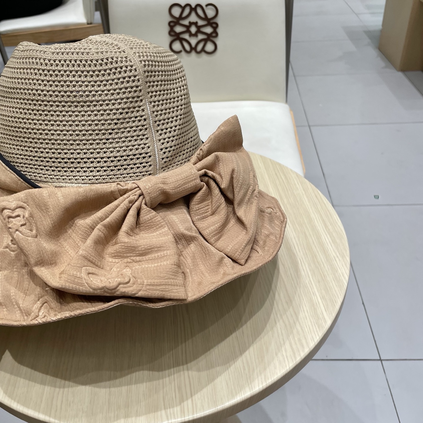  🧢路易威登LouisVuitton😍黑胶镂空遮阳防晒帽子女2025夏出游大檐遮脸防紫外线蝴蝶结渔夫帽