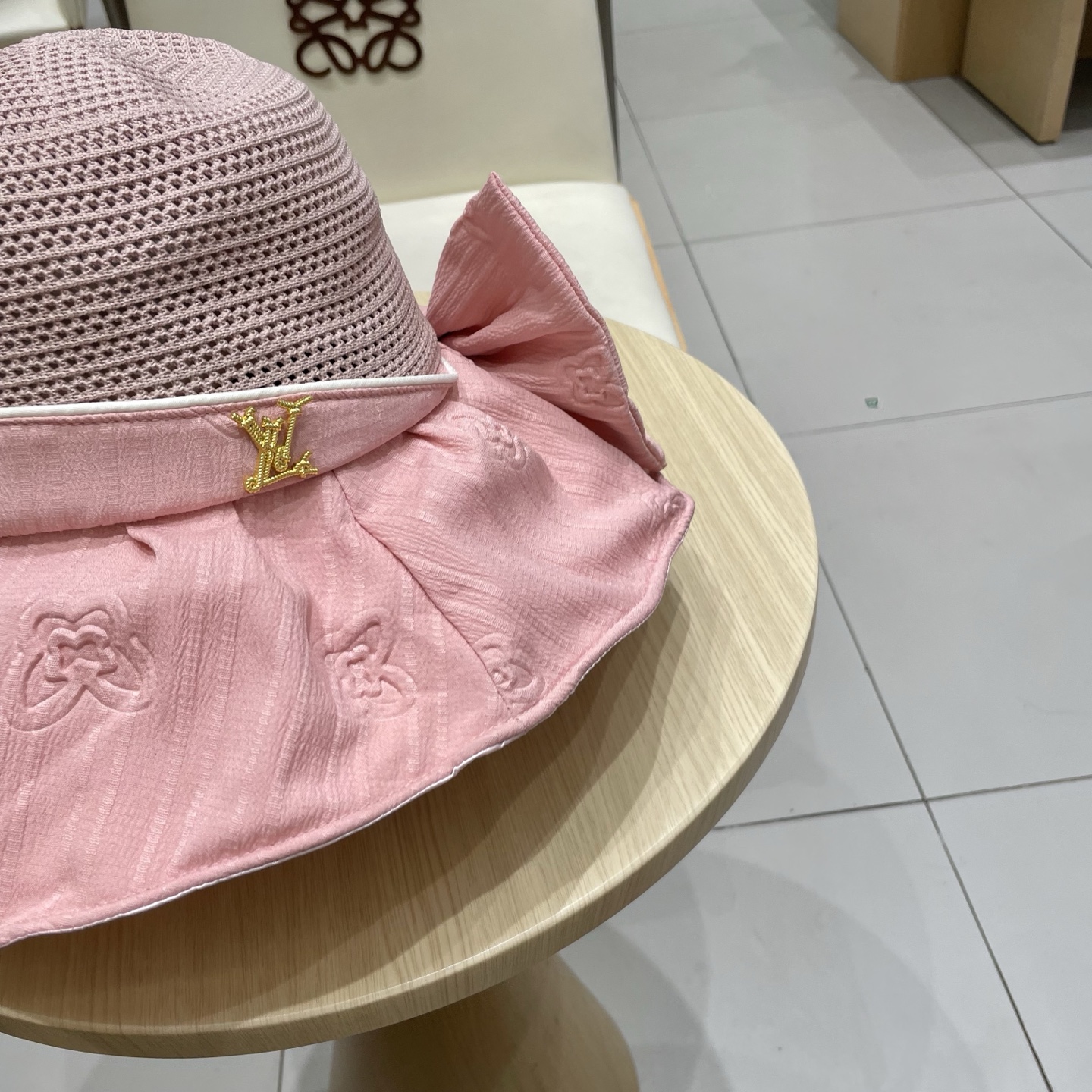  🧢路易威登LouisVuitton😍黑胶镂空遮阳防晒帽子女2025夏出游大檐遮脸防紫外线蝴蝶结渔夫帽