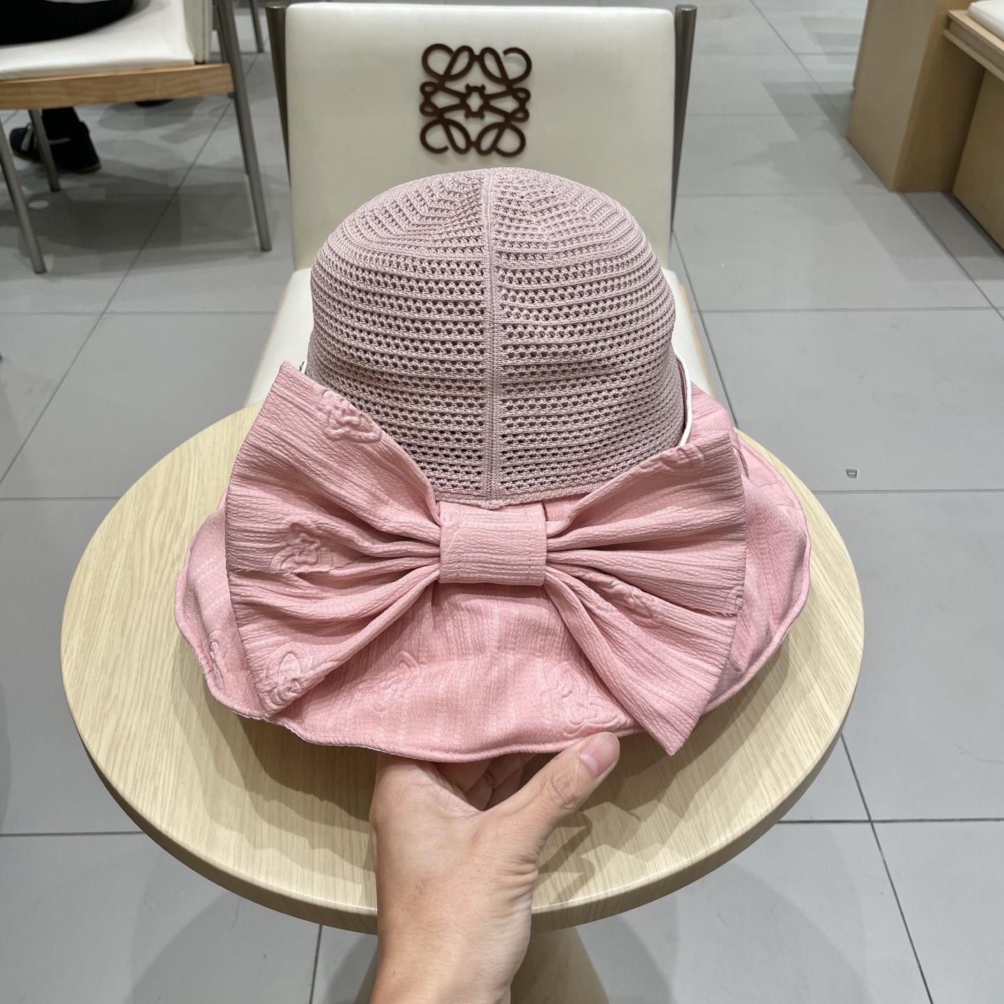  🧢路易威登LouisVuitton😍黑胶镂空遮阳防晒帽子女2025夏出游大檐遮脸防紫外线蝴蝶结渔夫帽
