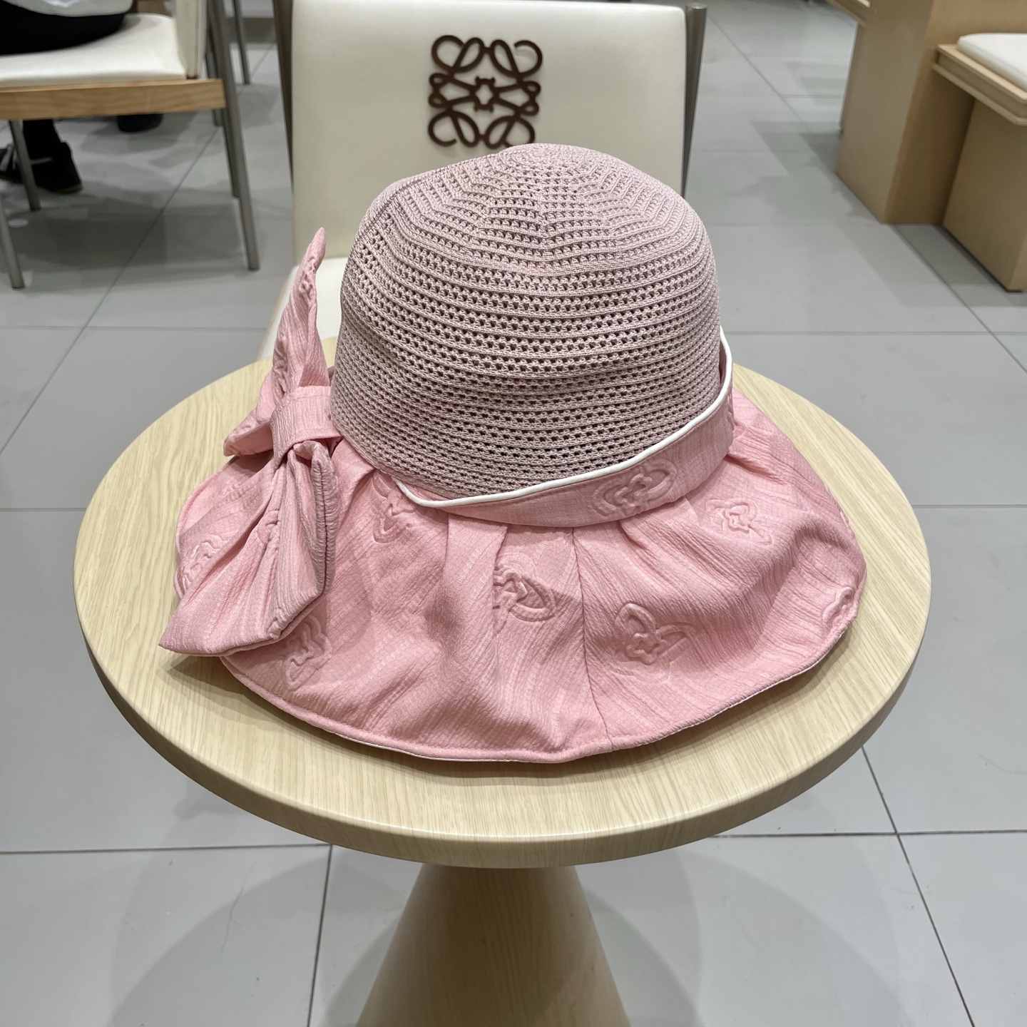  🧢路易威登LouisVuitton😍黑胶镂空遮阳防晒帽子女2025夏出游大檐遮脸防紫外线蝴蝶结渔夫帽