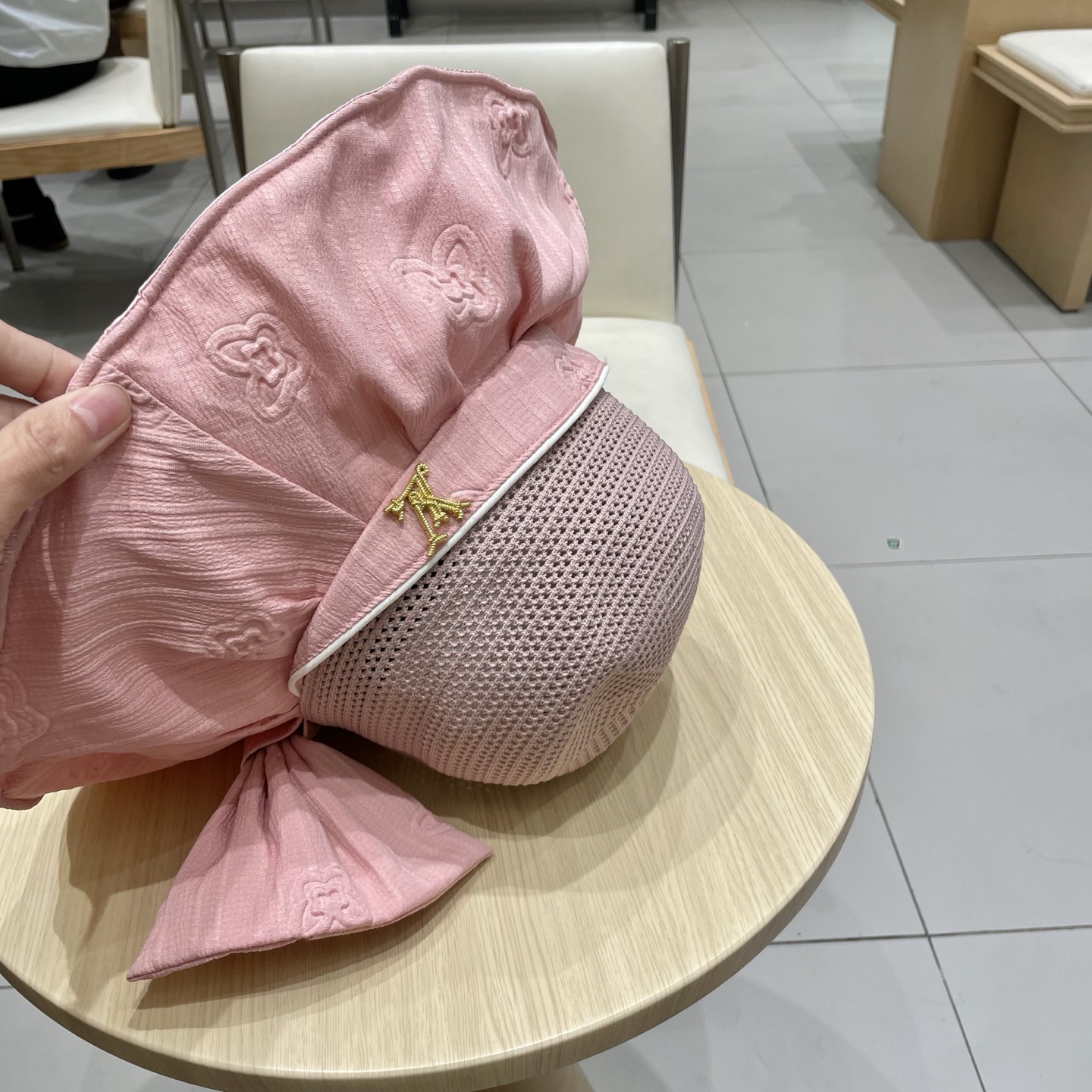  🧢路易威登LouisVuitton😍黑胶镂空遮阳防晒帽子女2025夏出游大檐遮脸防紫外线蝴蝶结渔夫帽