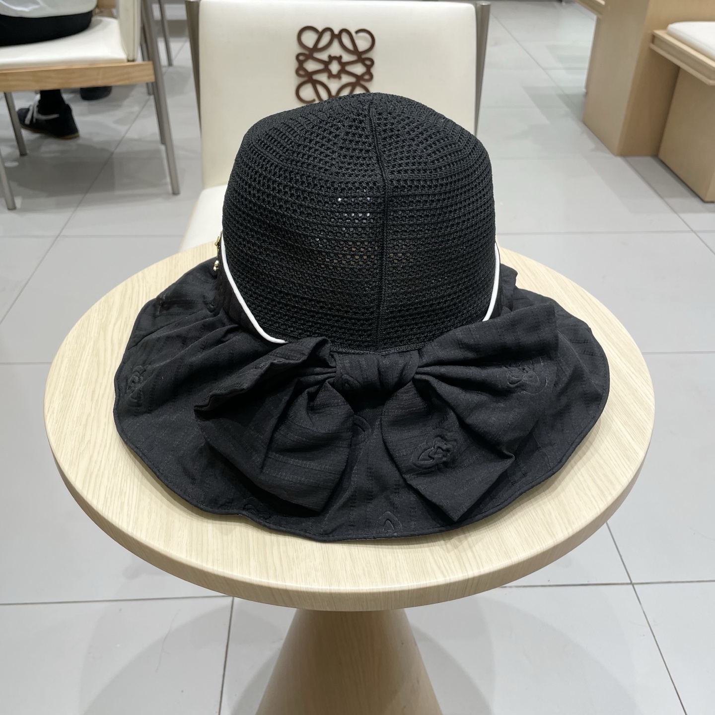  🧢路易威登LouisVuitton😍黑胶镂空遮阳防晒帽子女2025夏出游大檐遮脸防紫外线蝴蝶结渔夫帽
