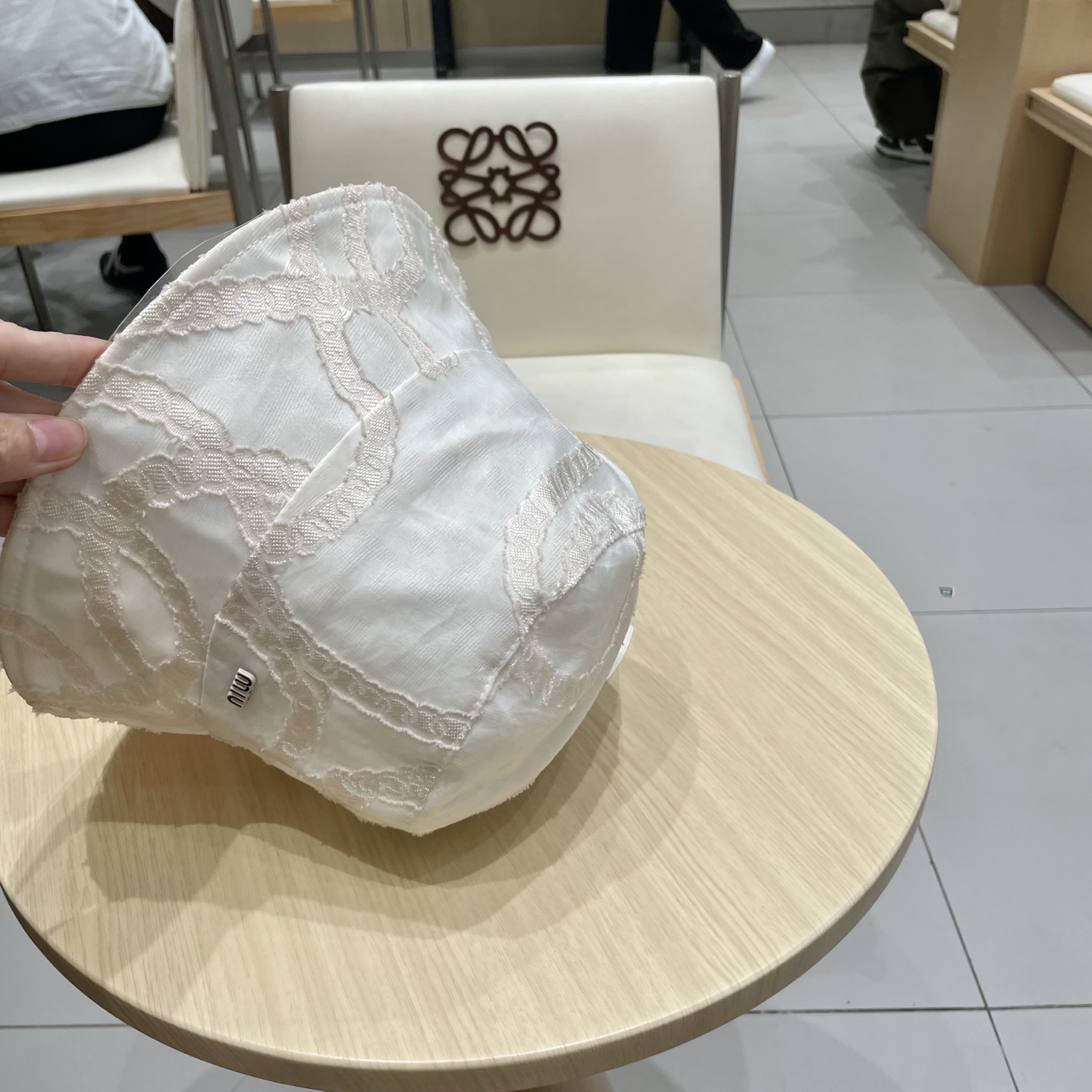 缪缪miumiu2025春夏新款布帽渔夫帽，头围57cm