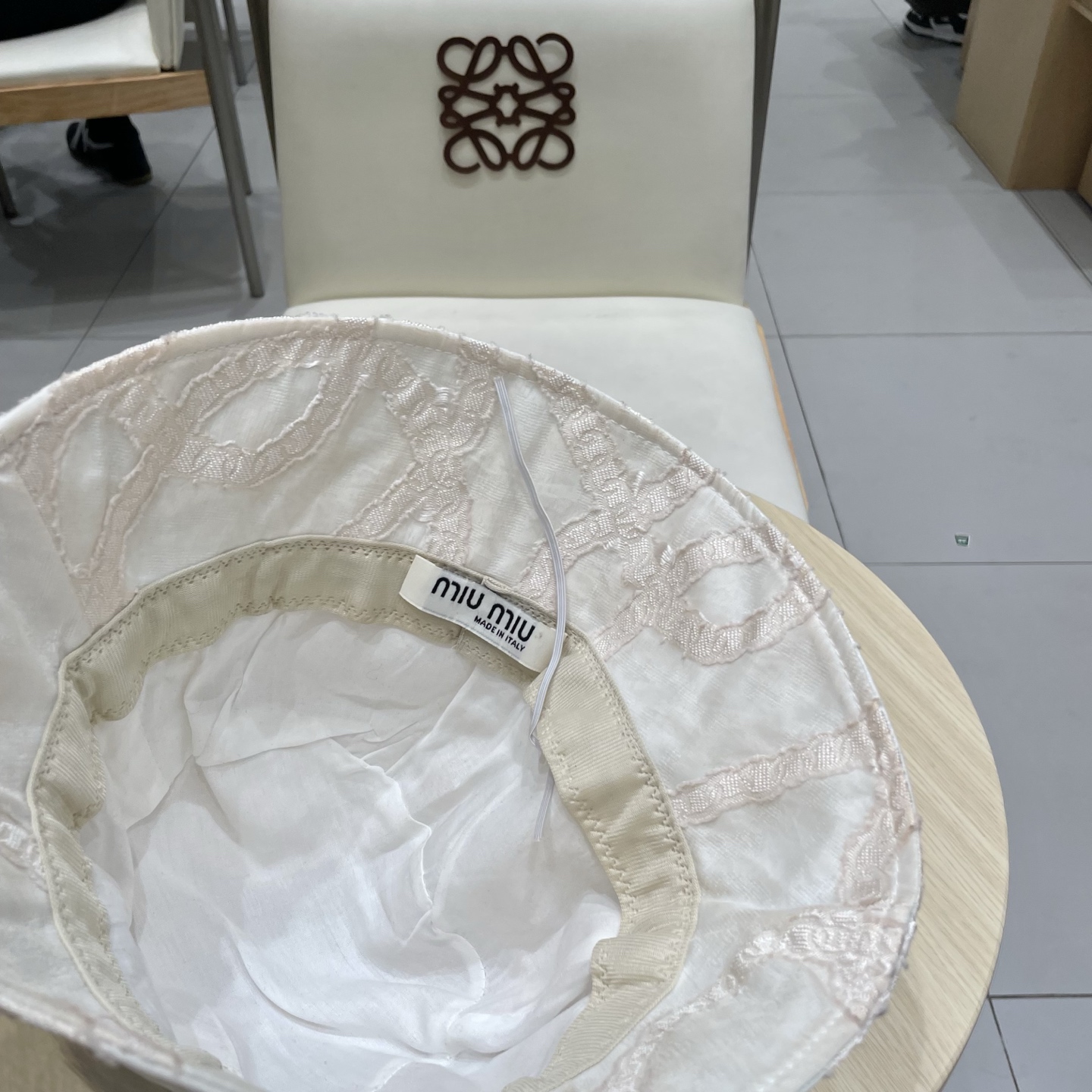 缪缪miumiu2025春夏新款布帽渔夫帽，头围57cm