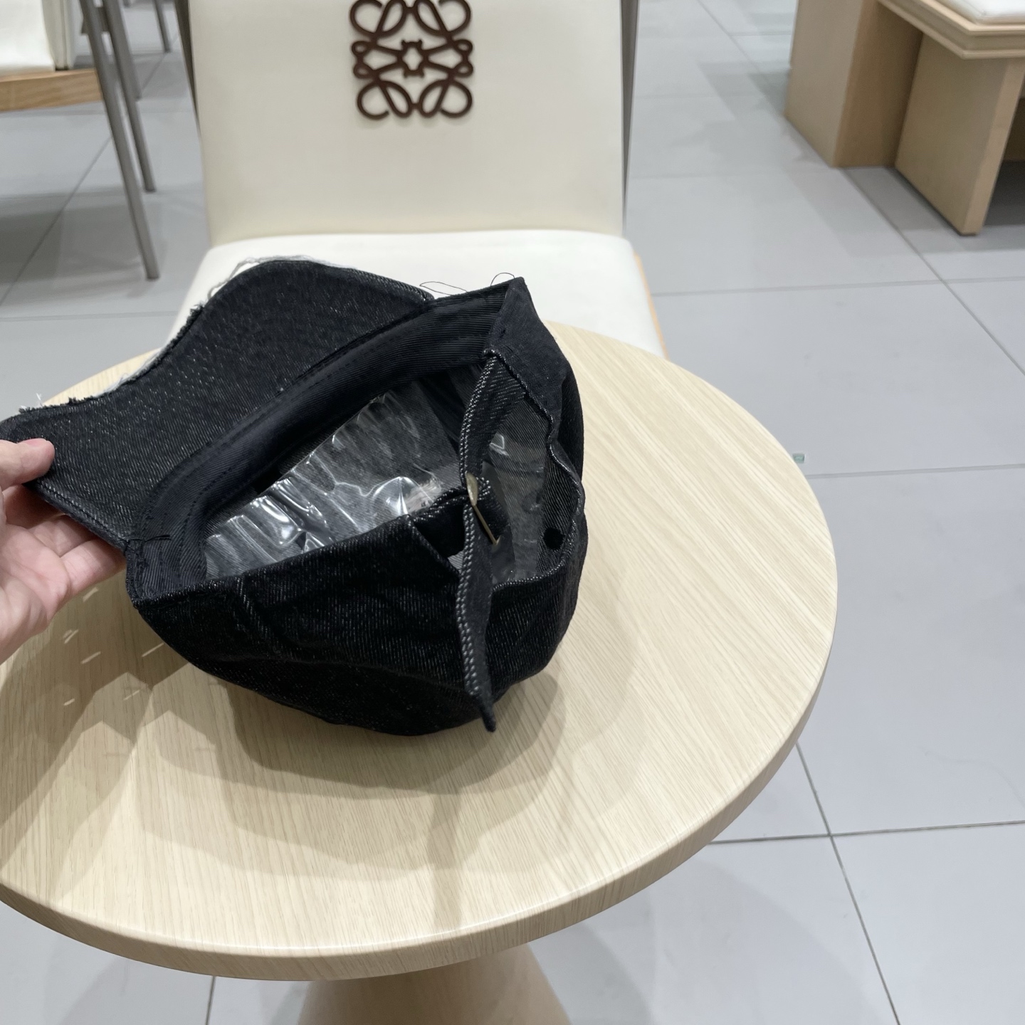  LV路易威登破洞牛仔棒球帽🧢轻盈透气。完美版型，独家实物拍摄，男女适用