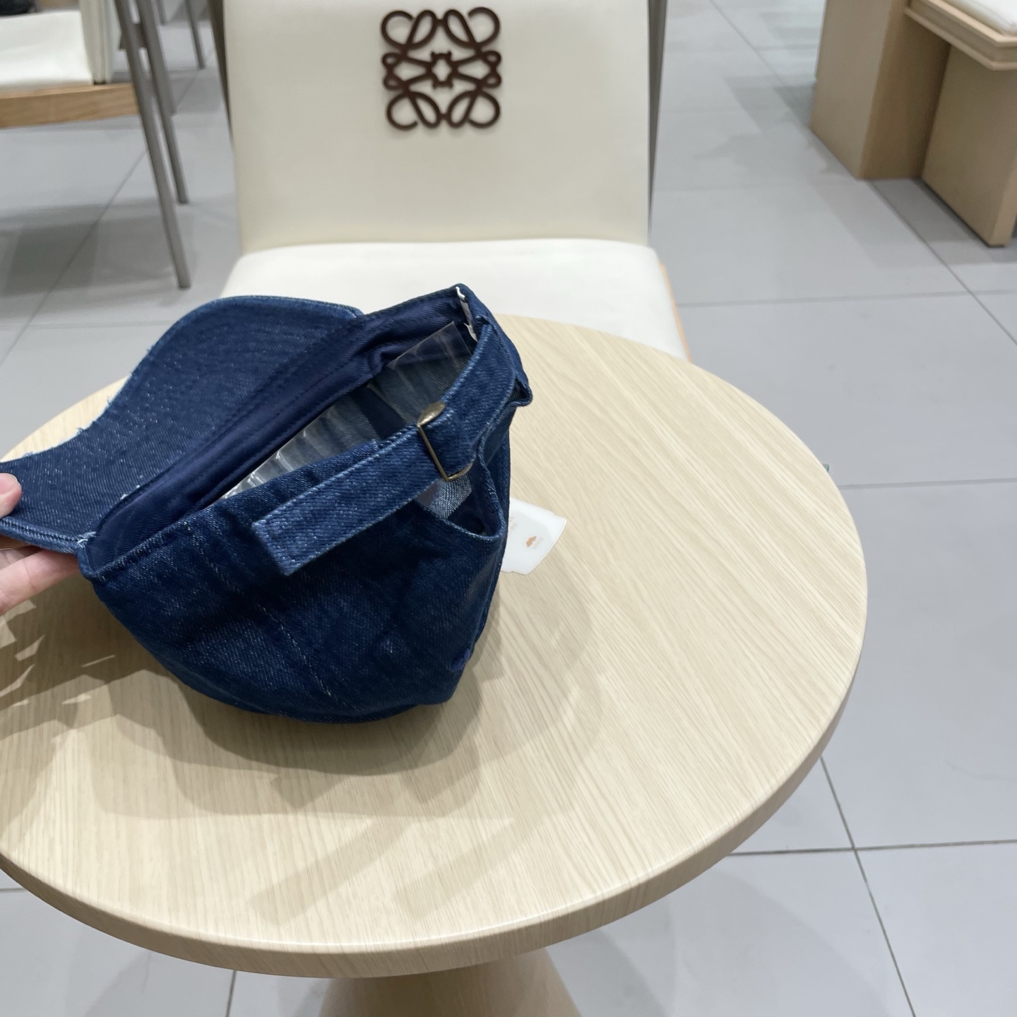  LV路易威登破洞牛仔棒球帽🧢轻盈透气。完美版型，独家实物拍摄，男女适用