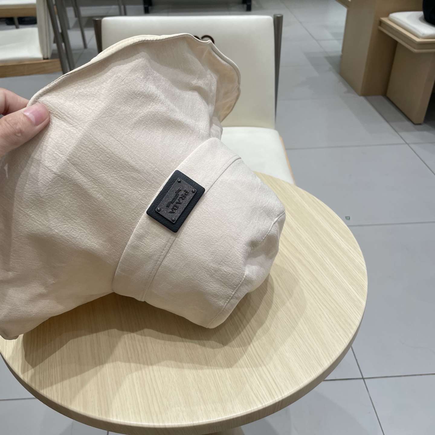  Prada普拉达2025新款夏季大檐遮阳帽防紫外线太阳帽蝴蝶结渔夫帽