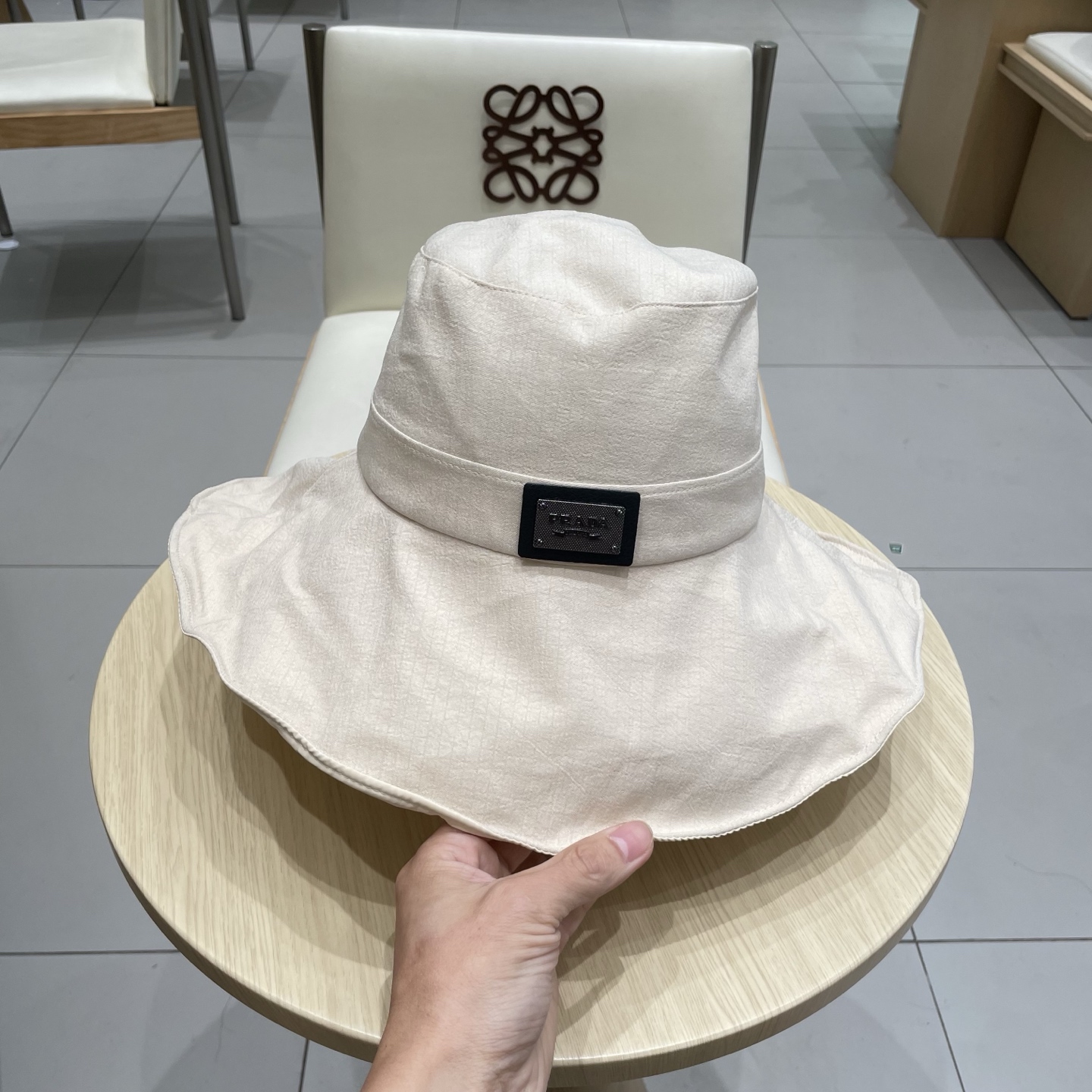  Prada普拉达2025新款夏季大檐遮阳帽防紫外线太阳帽蝴蝶结渔夫帽