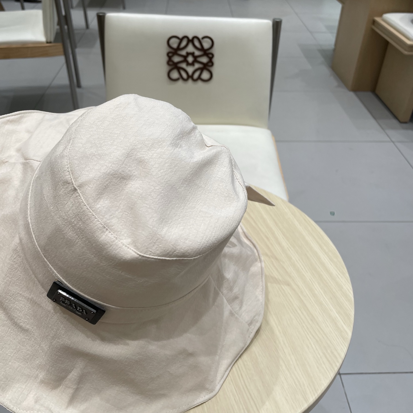  Prada普拉达2025新款夏季大檐遮阳帽防紫外线太阳帽蝴蝶结渔夫帽