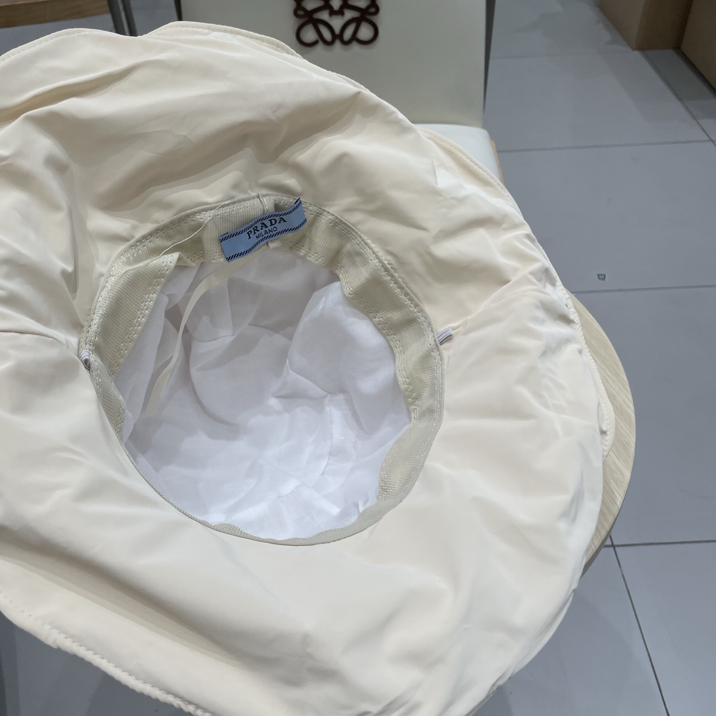  Prada普拉达2025新款夏季大檐遮阳帽防紫外线太阳帽蝴蝶结渔夫帽