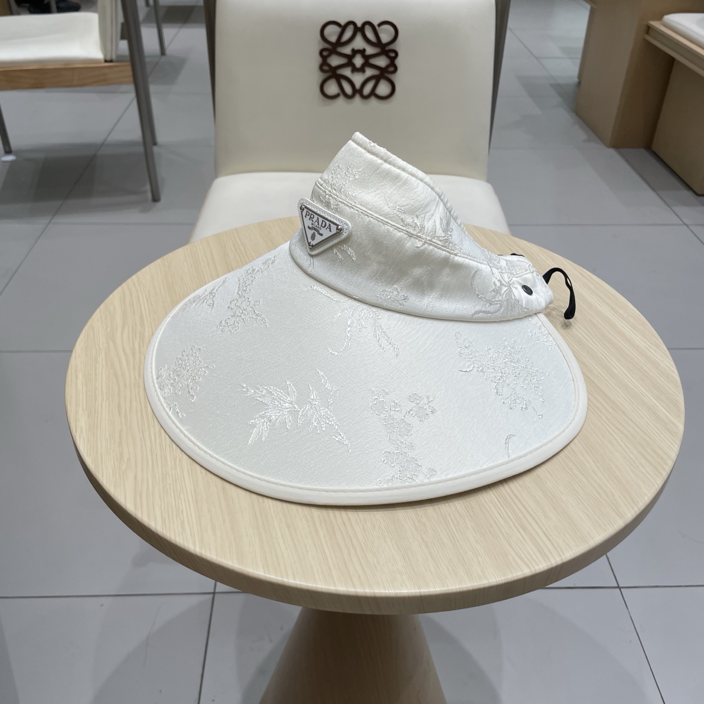  PRADA普拉达新中式风花纹空顶帽女大帽檐防晒帽防紫外线遮阳帽