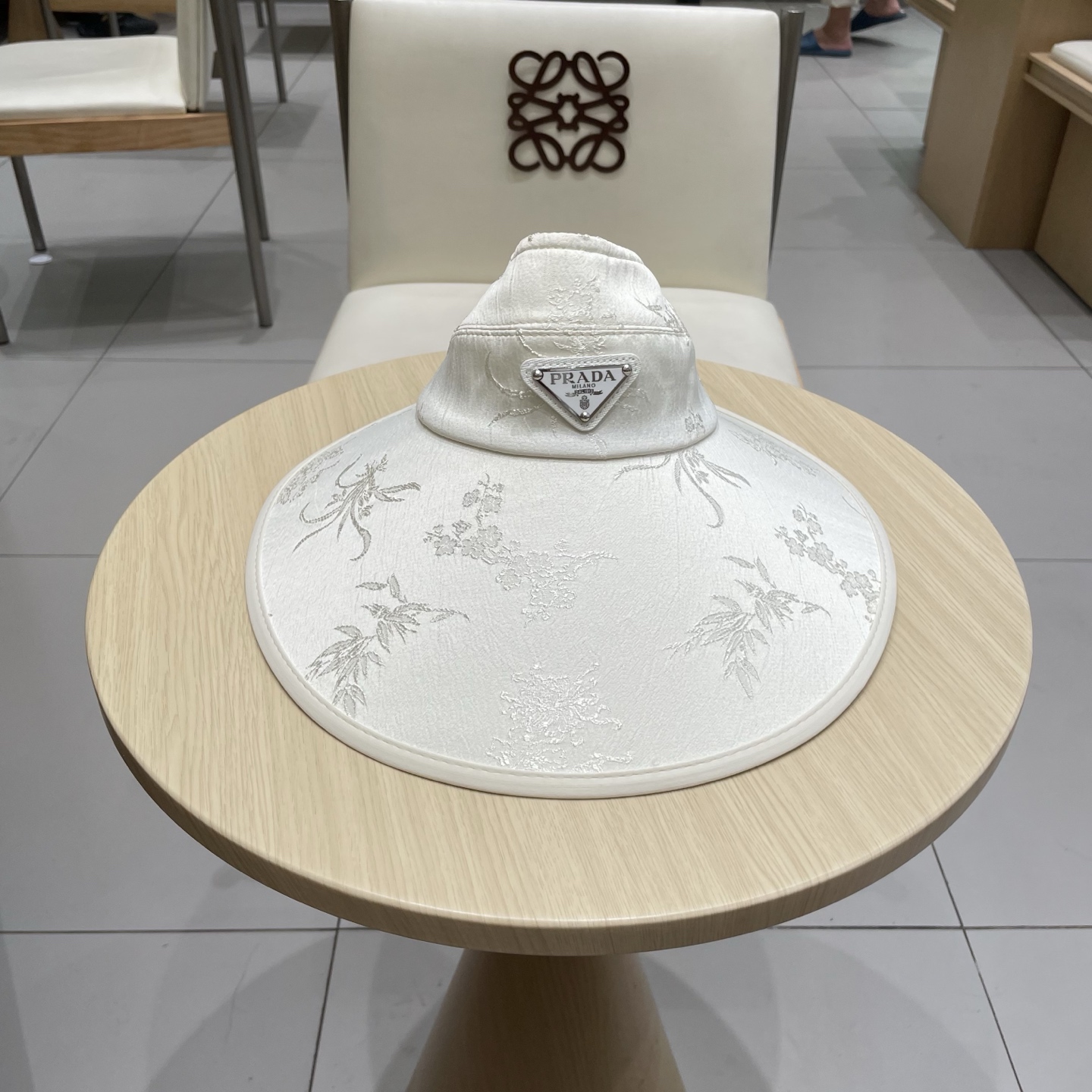  PRADA普拉达新中式风花纹空顶帽女大帽檐防晒帽防紫外线遮阳帽