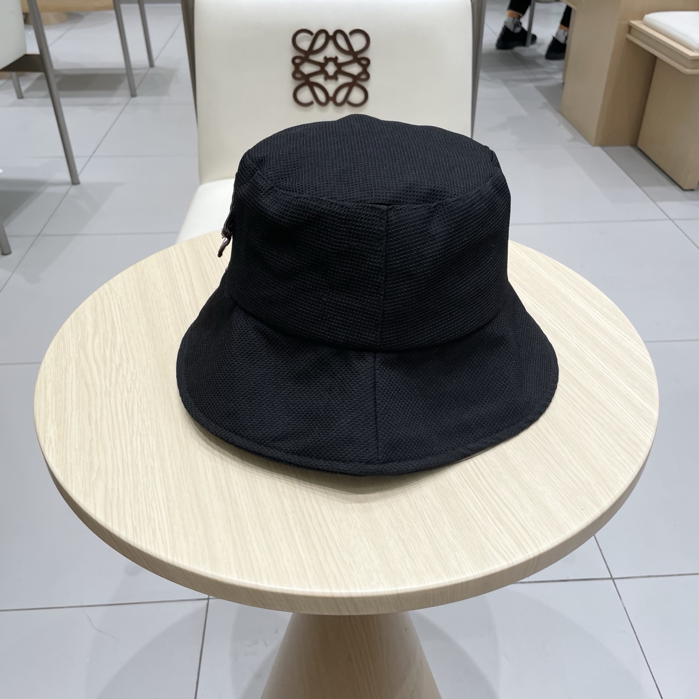  LV路易威登官网同步新款渔夫帽
火爆技术升级，风街头风十足
更符合现在时尚小哥哥小姐姐的style，机