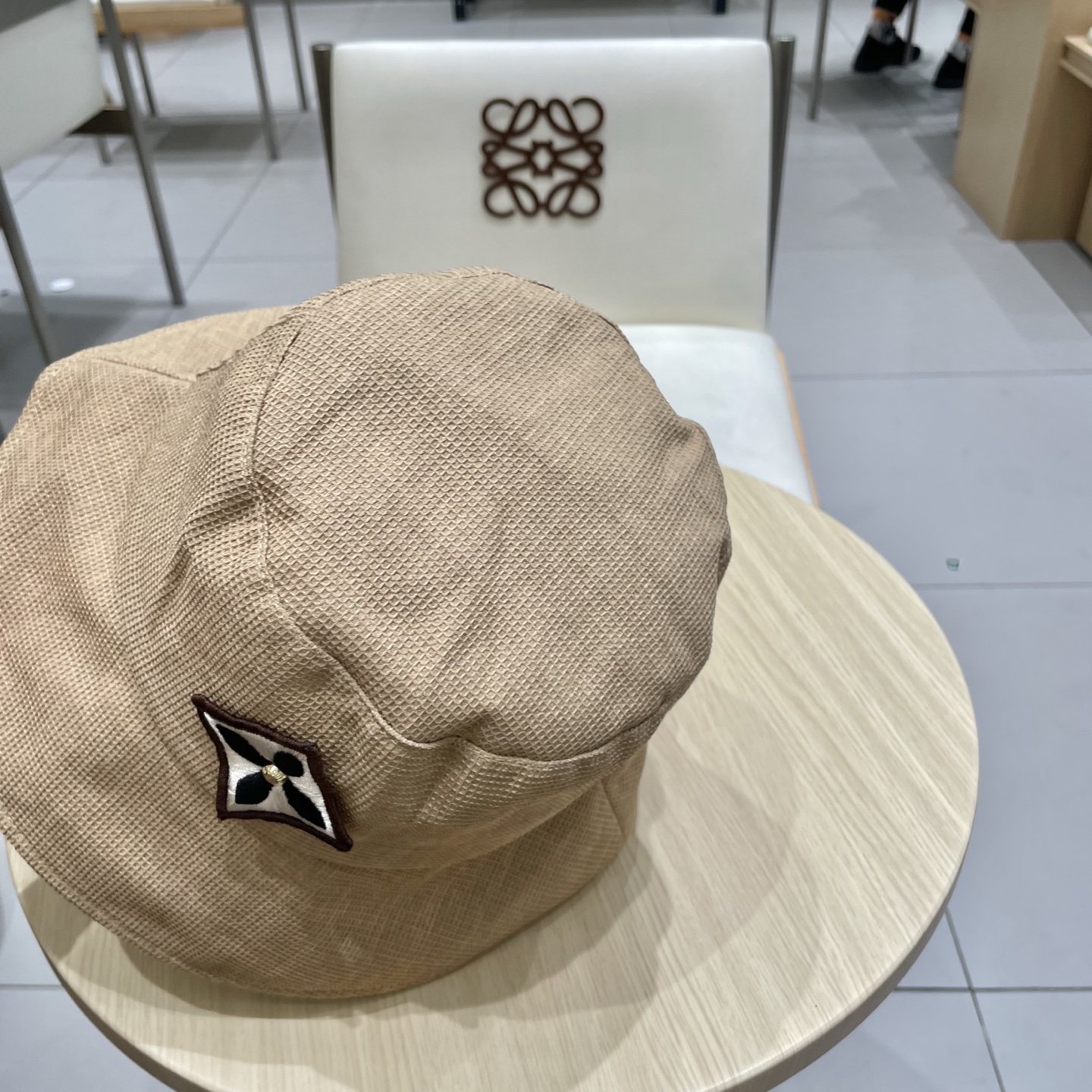  LV路易威登官网同步新款渔夫帽
火爆技术升级，风街头风十足
更符合现在时尚小哥哥小姐姐的style，机