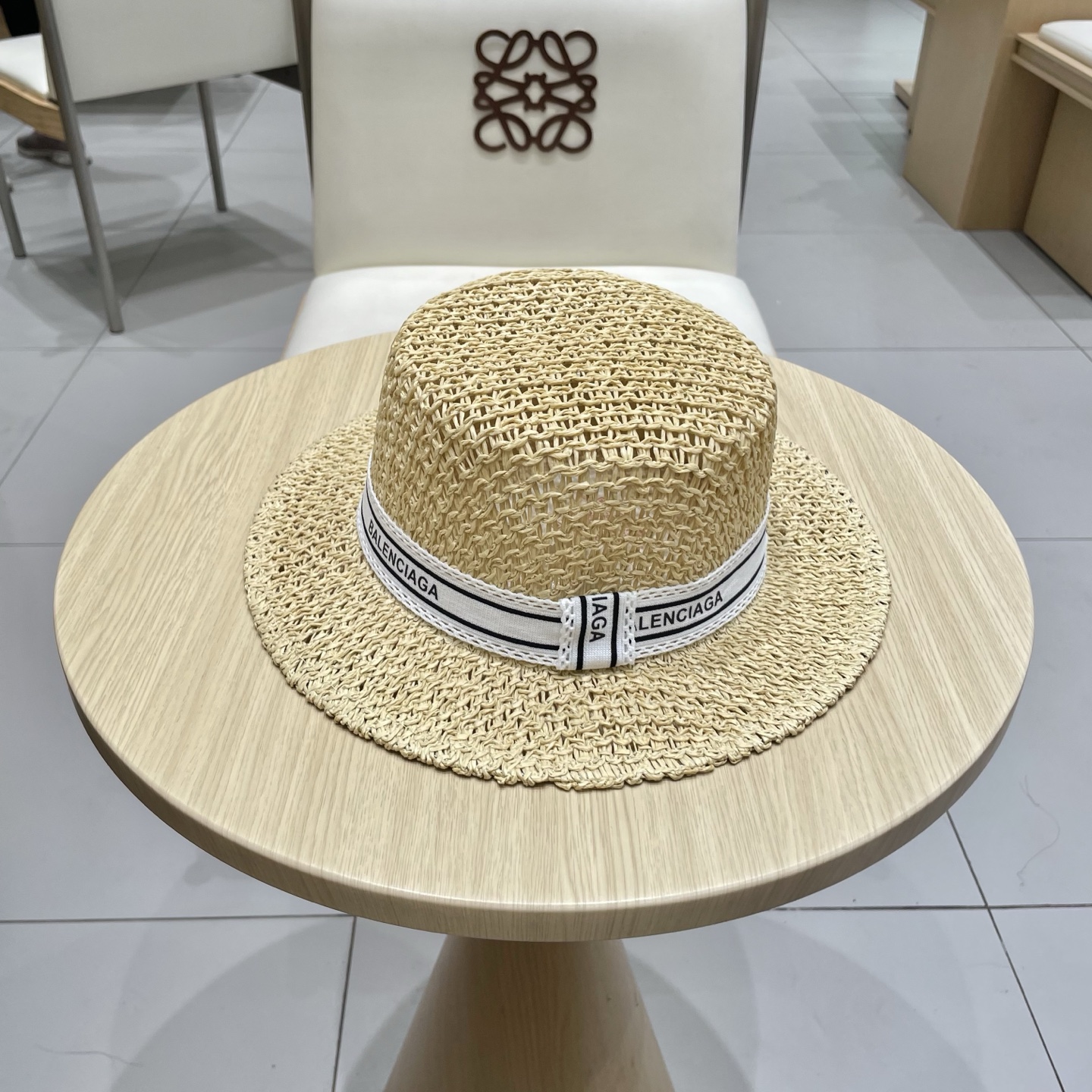 巴黎世家镂空平顶礼帽，遮阳草帽，头围57cm