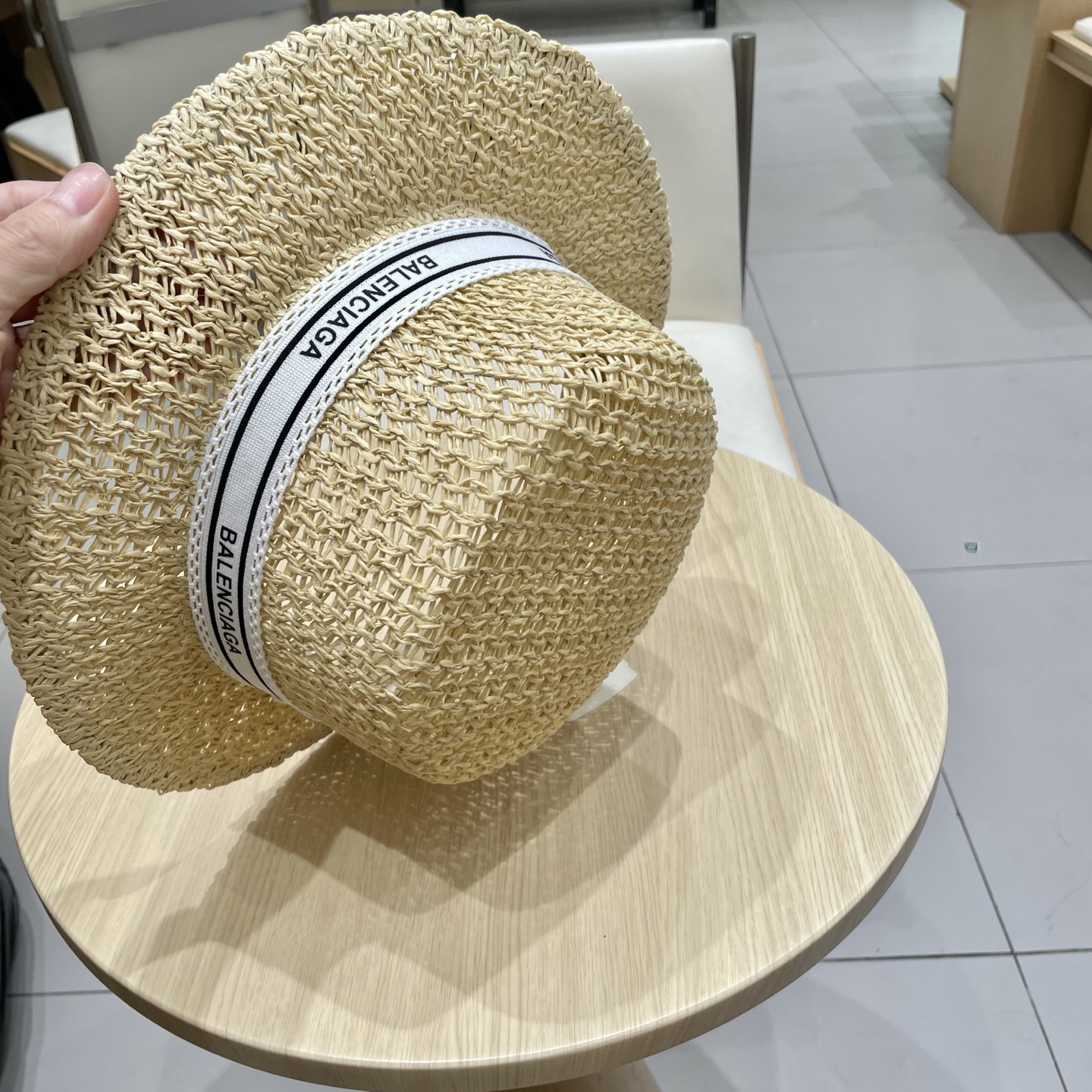 巴黎世家镂空平顶礼帽，遮阳草帽，头围57cm