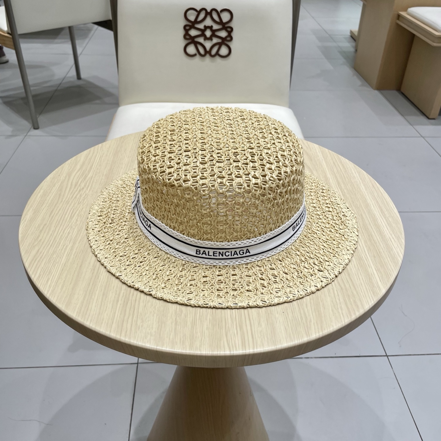 巴黎世家镂空平顶礼帽，遮阳草帽，头围57cm