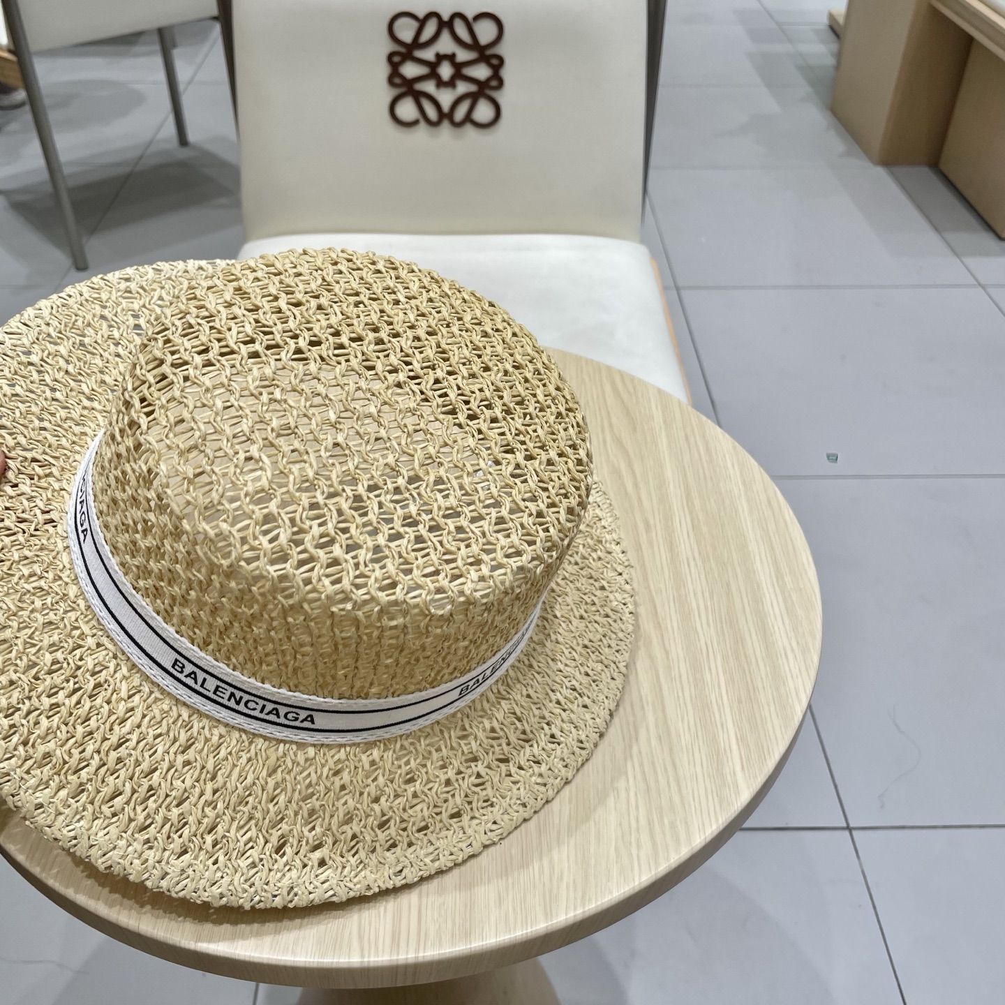 巴黎世家镂空平顶礼帽，遮阳草帽，头围57cm