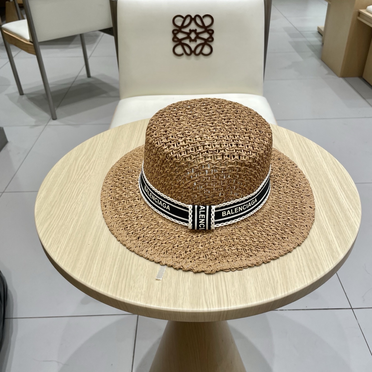 巴黎世家镂空平顶礼帽，遮阳草帽，头围57cm