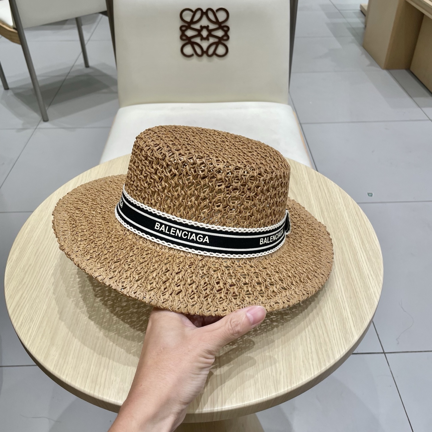 巴黎世家镂空平顶礼帽，遮阳草帽，头围57cm