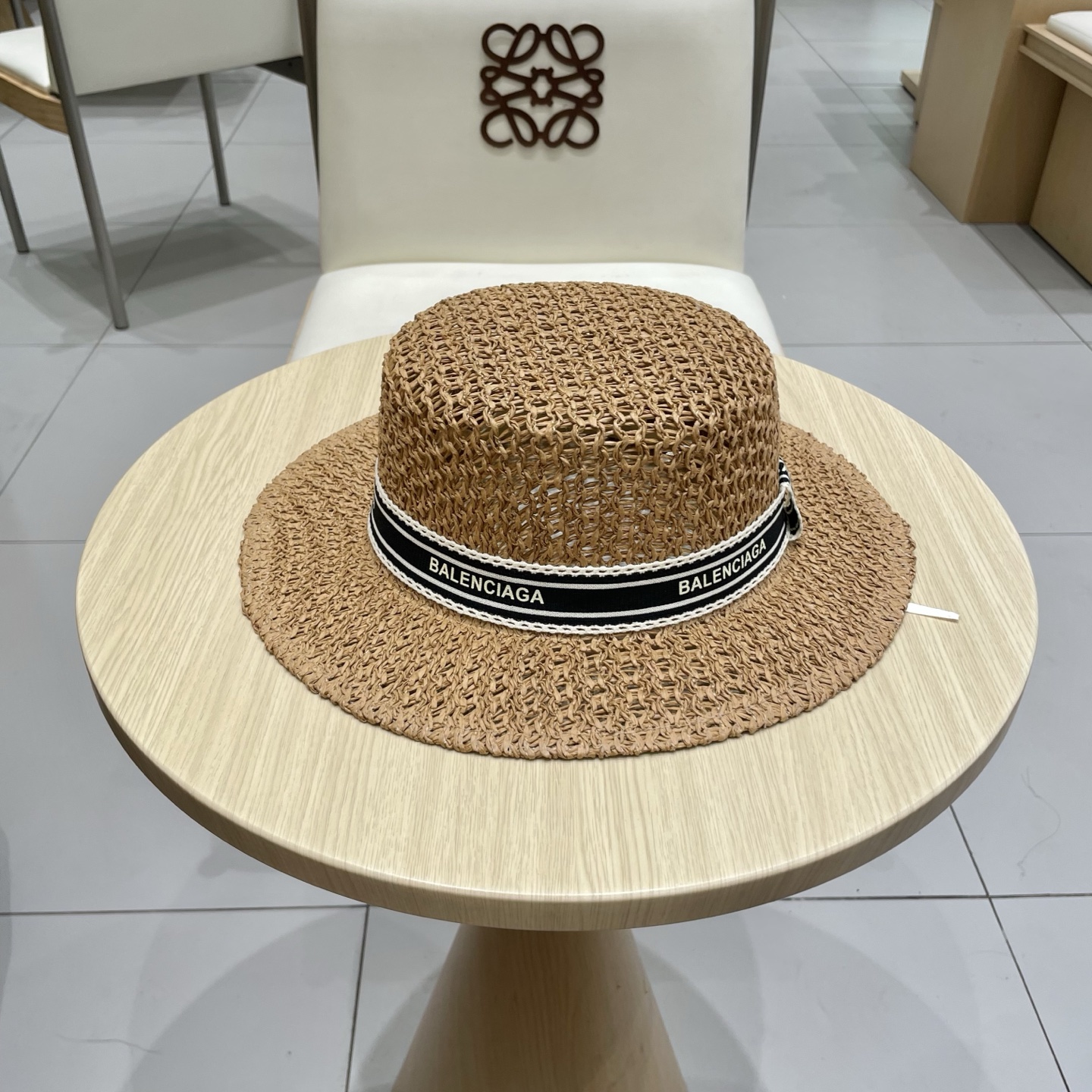 巴黎世家镂空平顶礼帽，遮阳草帽，头围57cm