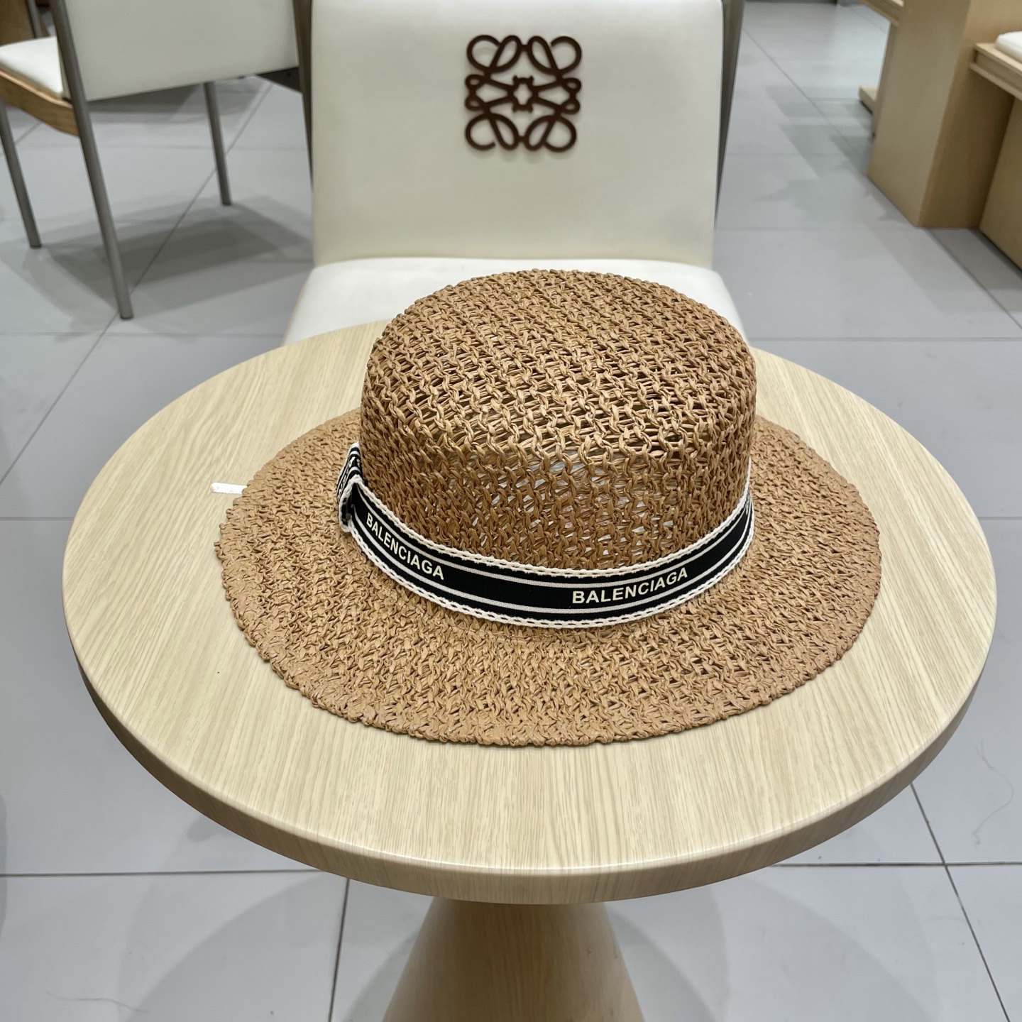 巴黎世家镂空平顶礼帽，遮阳草帽，头围57cm