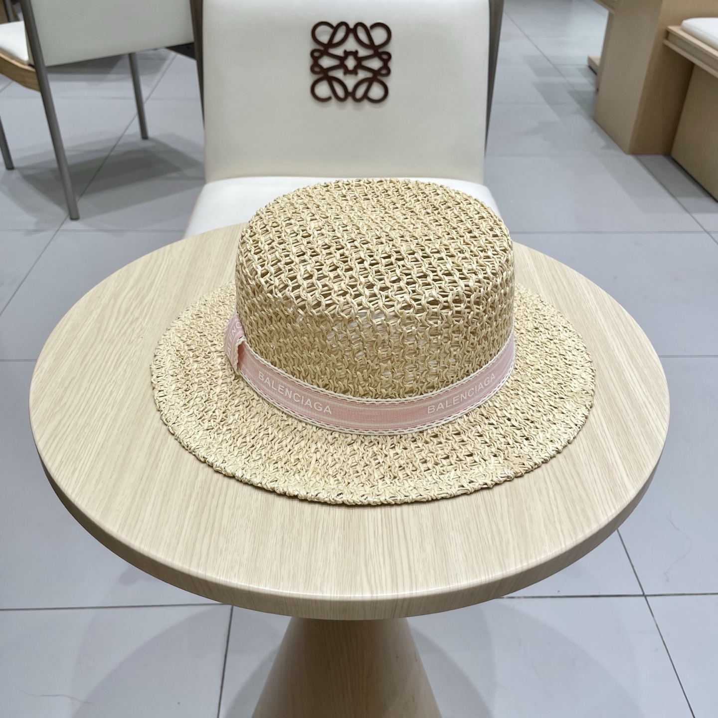 巴黎世家镂空平顶礼帽，遮阳草帽，头围57cm