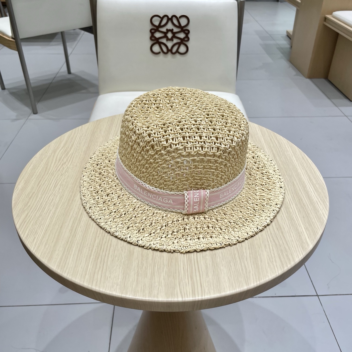 巴黎世家镂空平顶礼帽，遮阳草帽，头围57cm