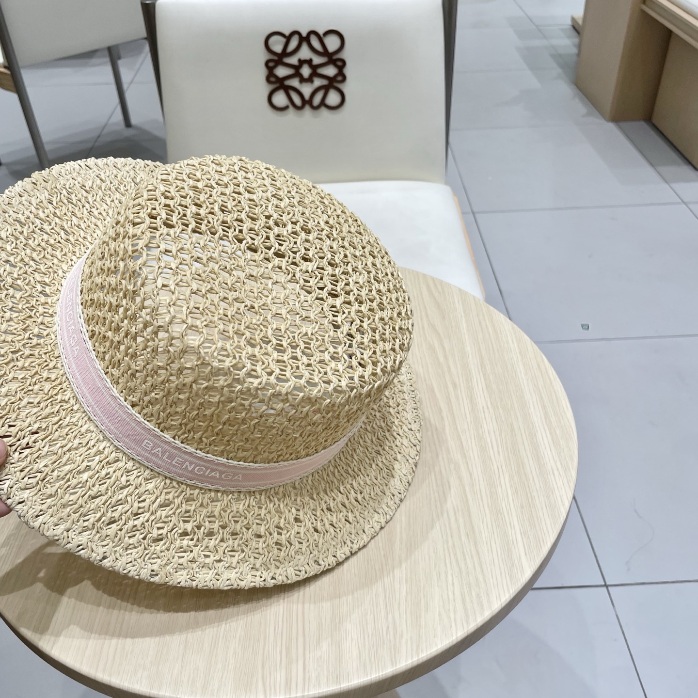 巴黎世家镂空平顶礼帽，遮阳草帽，头围57cm